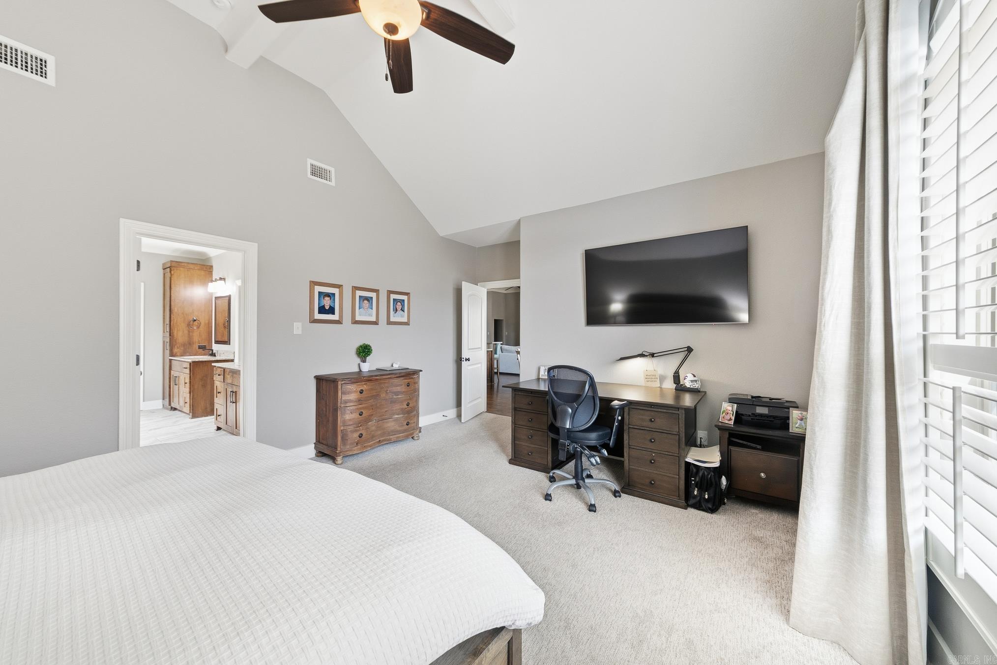 205 Lake Valley  Maumelle, AR