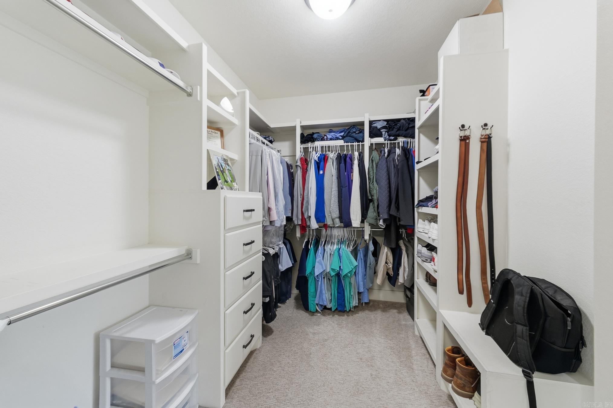 205 Lake Valley  Maumelle, AR