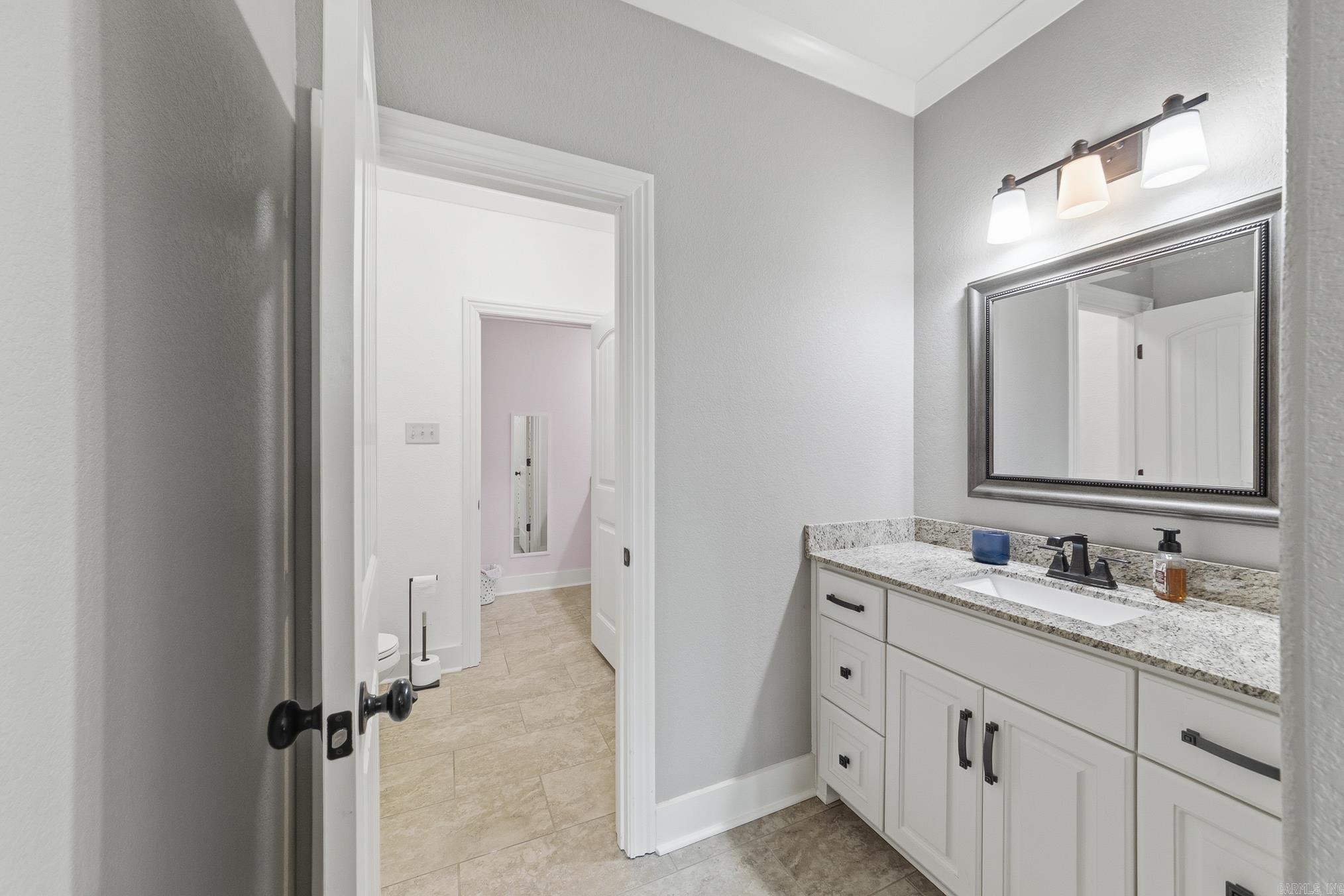 205 Lake Valley  Maumelle, AR