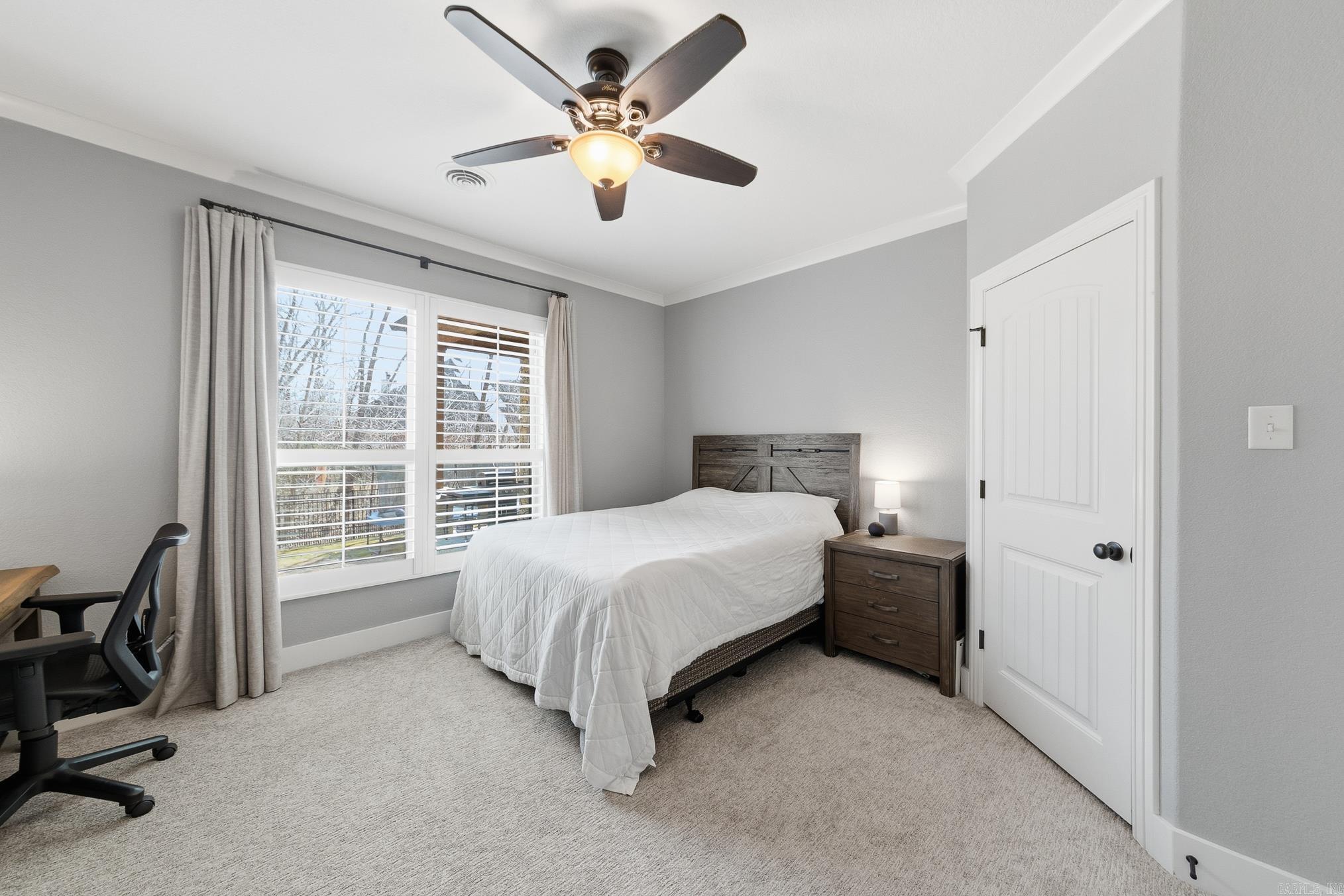 205 Lake Valley  Maumelle, AR