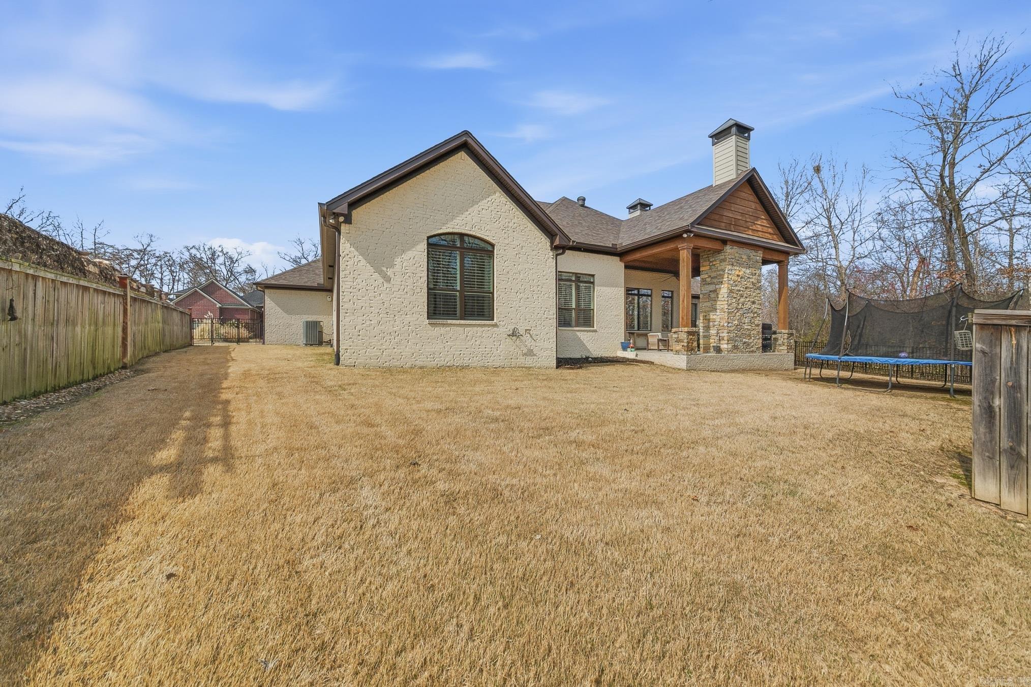 205 Lake Valley  Maumelle, AR