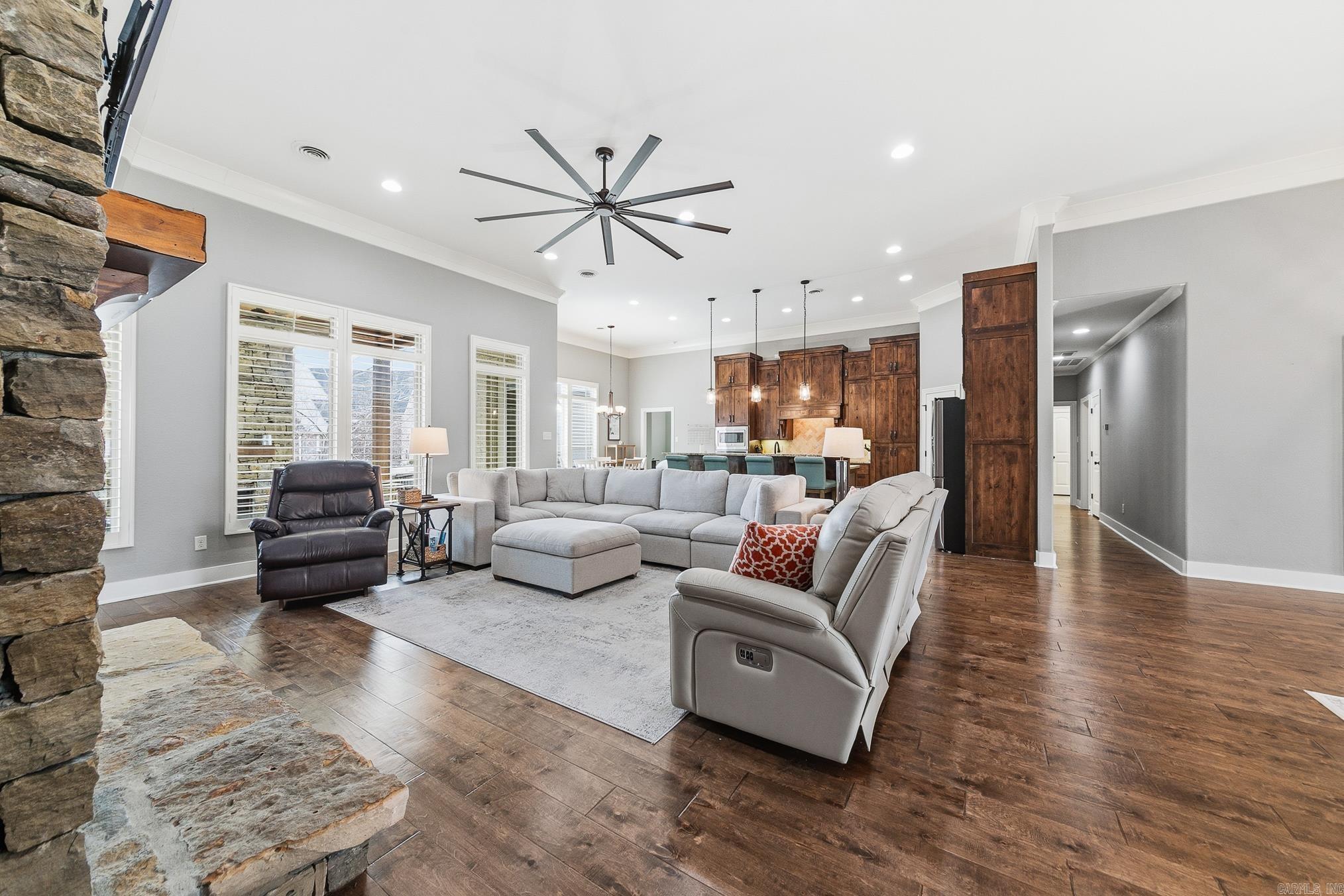 205 Lake Valley  Maumelle, AR