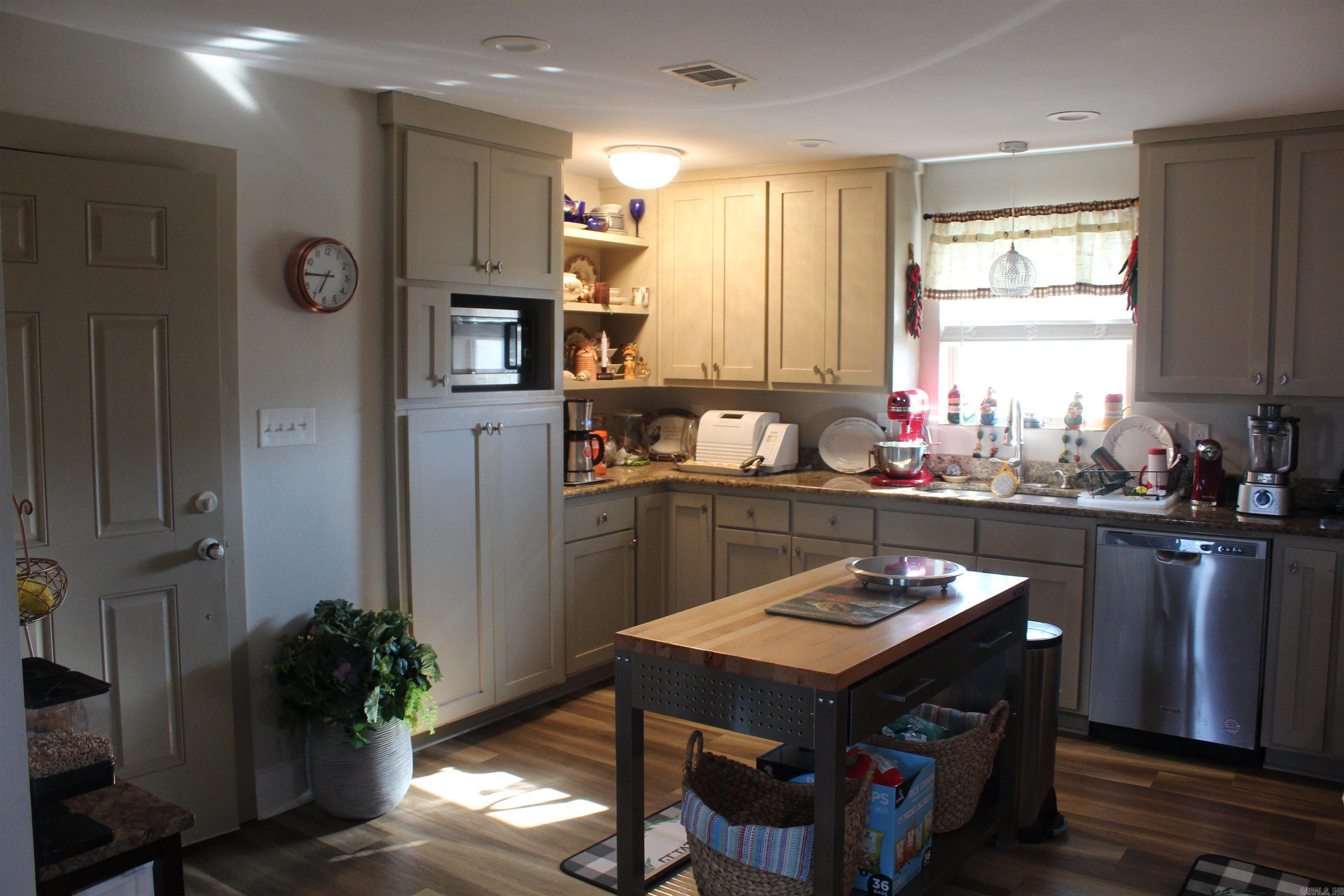 230 Ceder Creek Rd  Center Ridge, AR