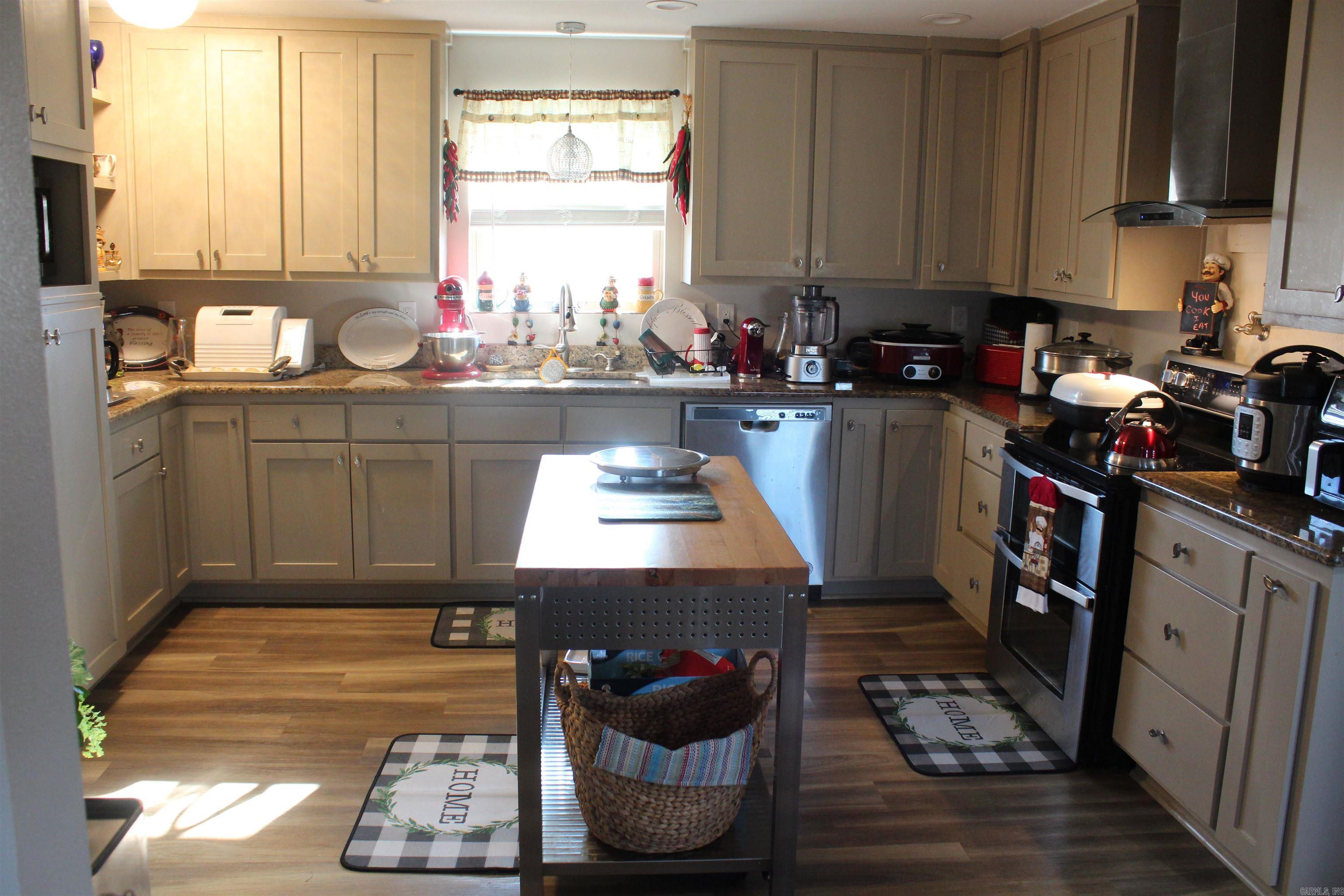 230 Ceder Creek Rd  Center Ridge, AR