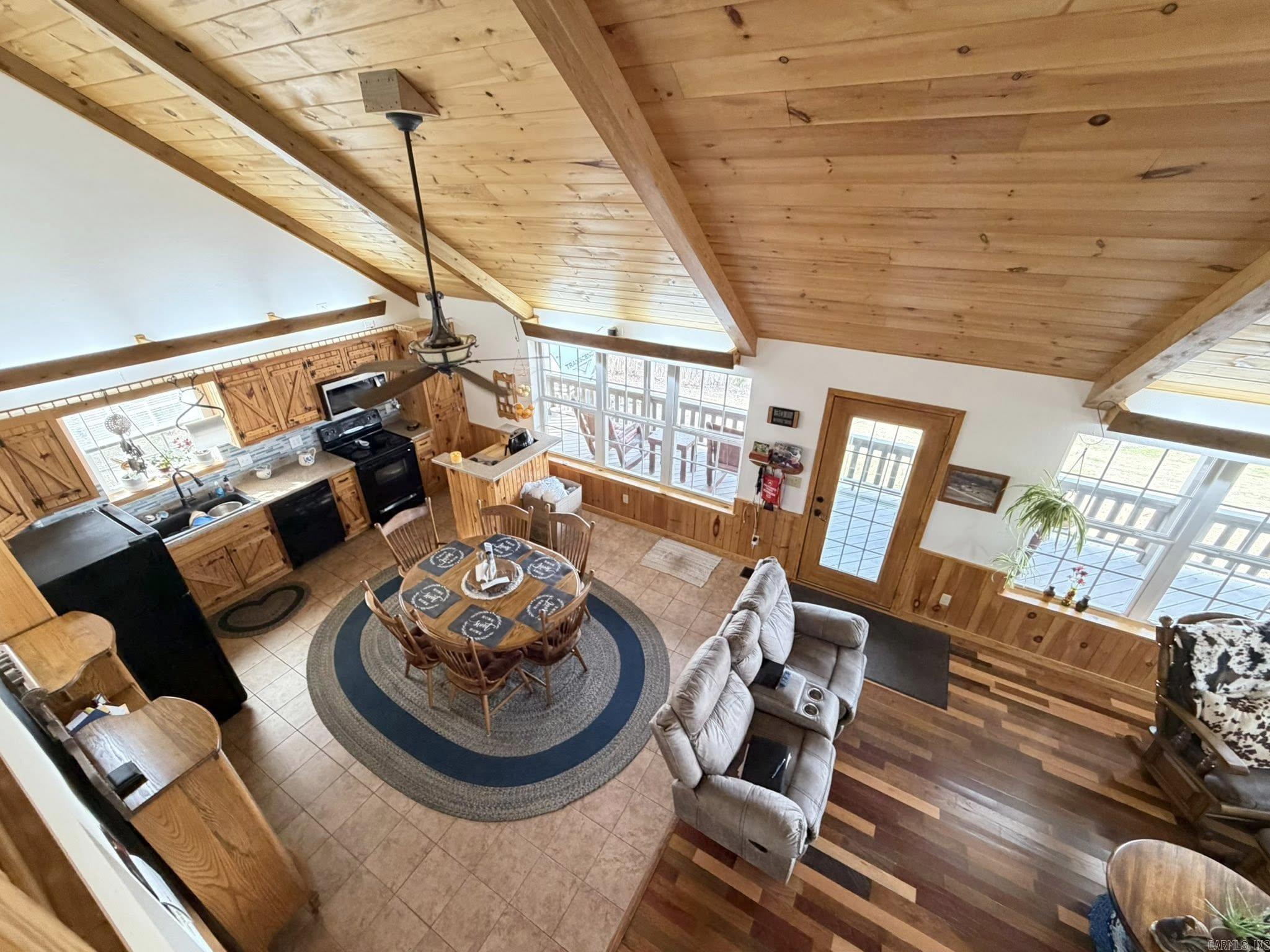 2096 QMC Road  Mountain View, AR