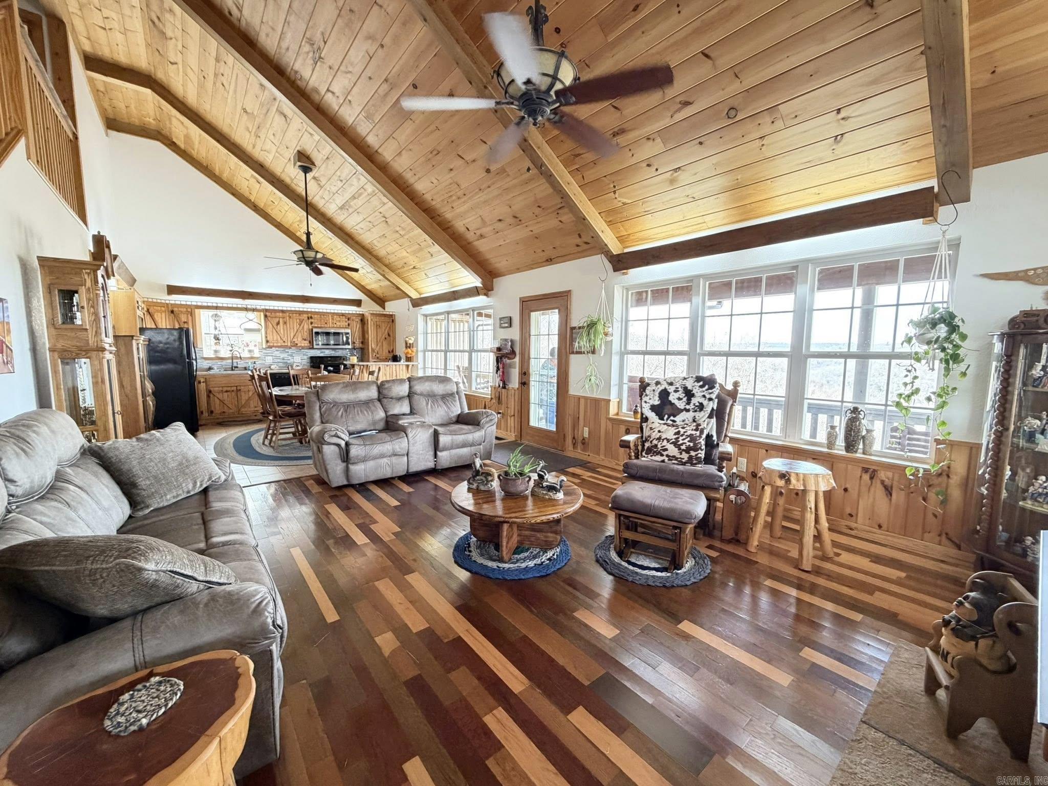 2096 QMC Road  Mountain View, AR