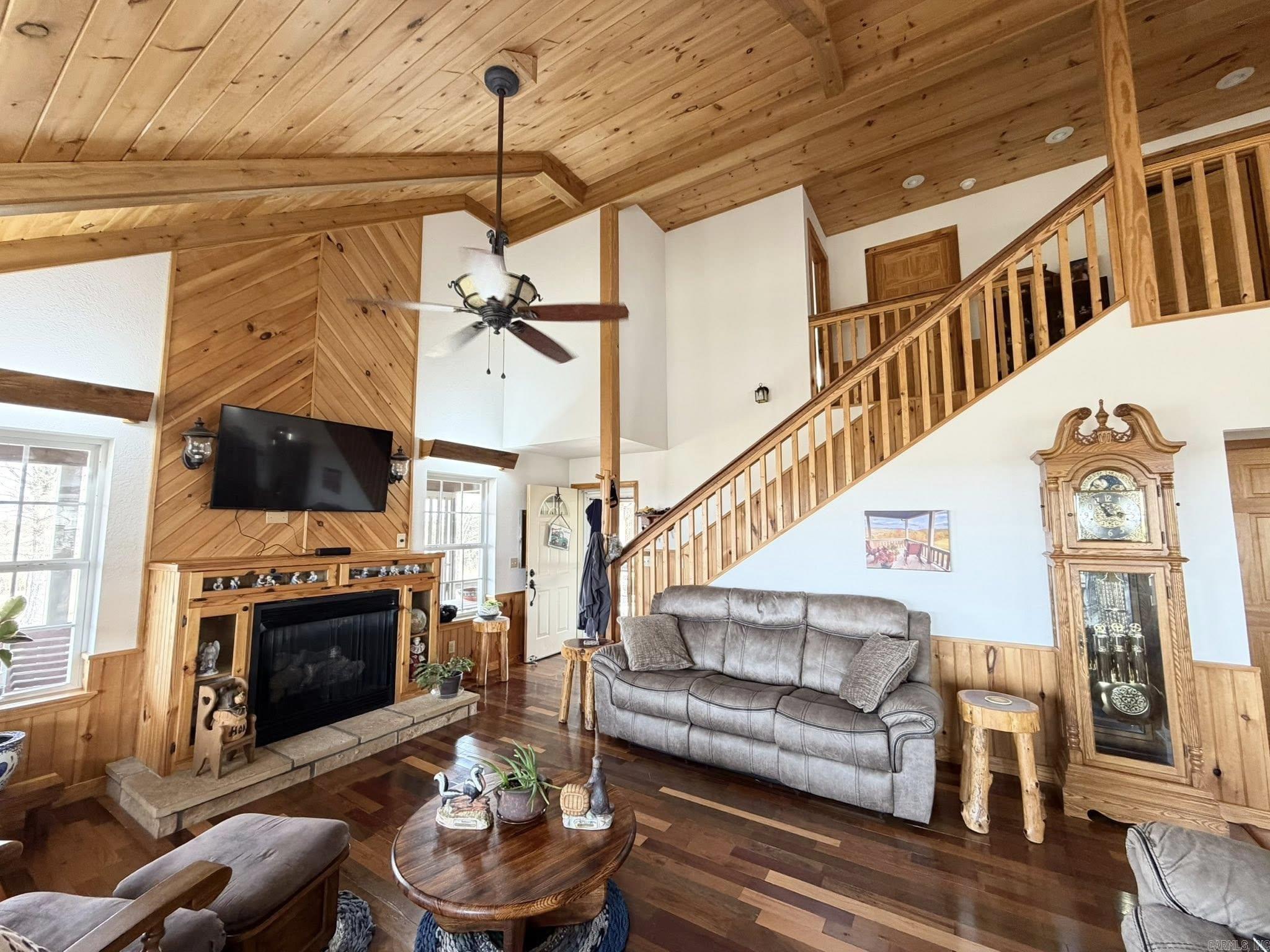 2096 QMC Road  Mountain View, AR