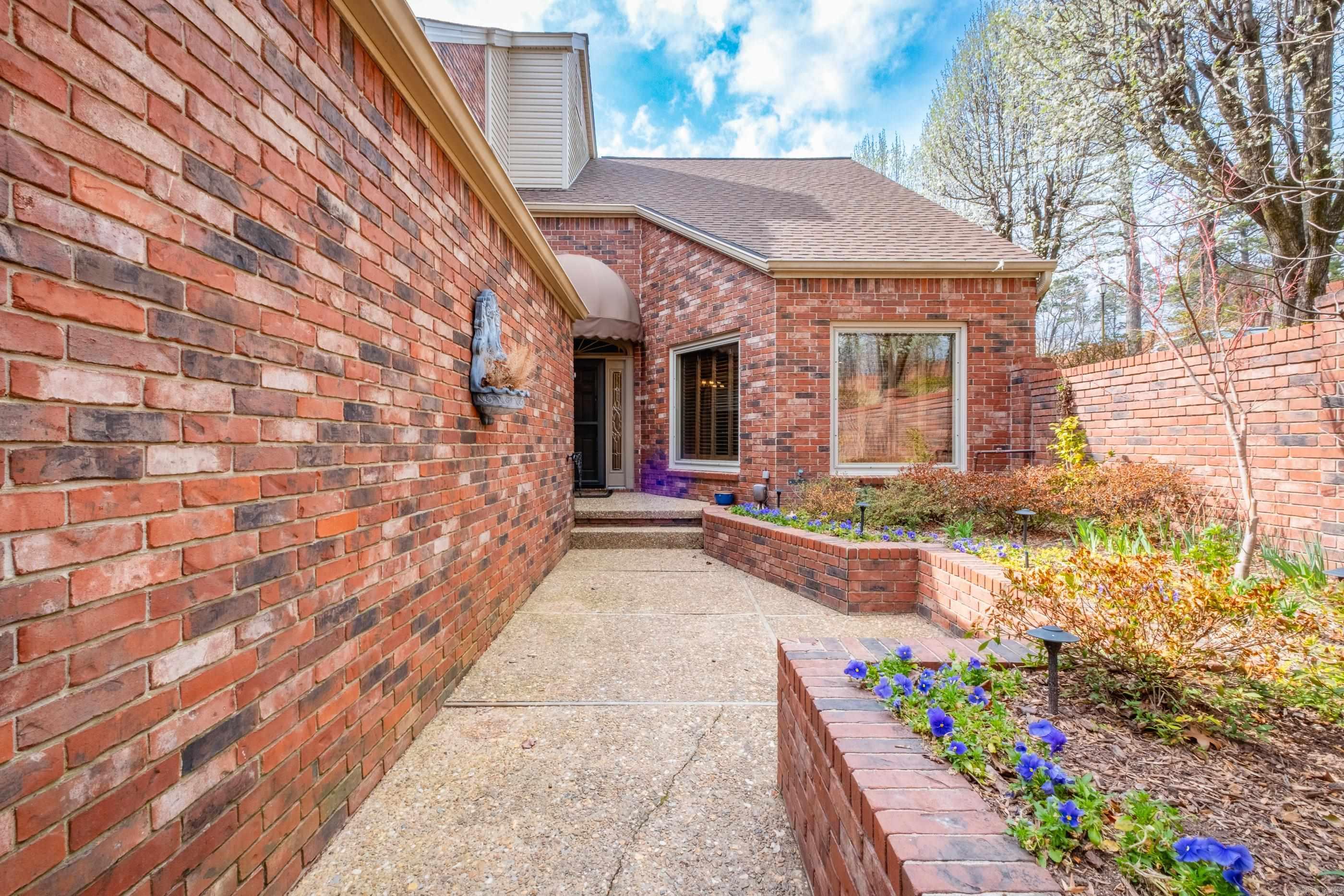 801 Pleasant Valley  Little Rock, AR