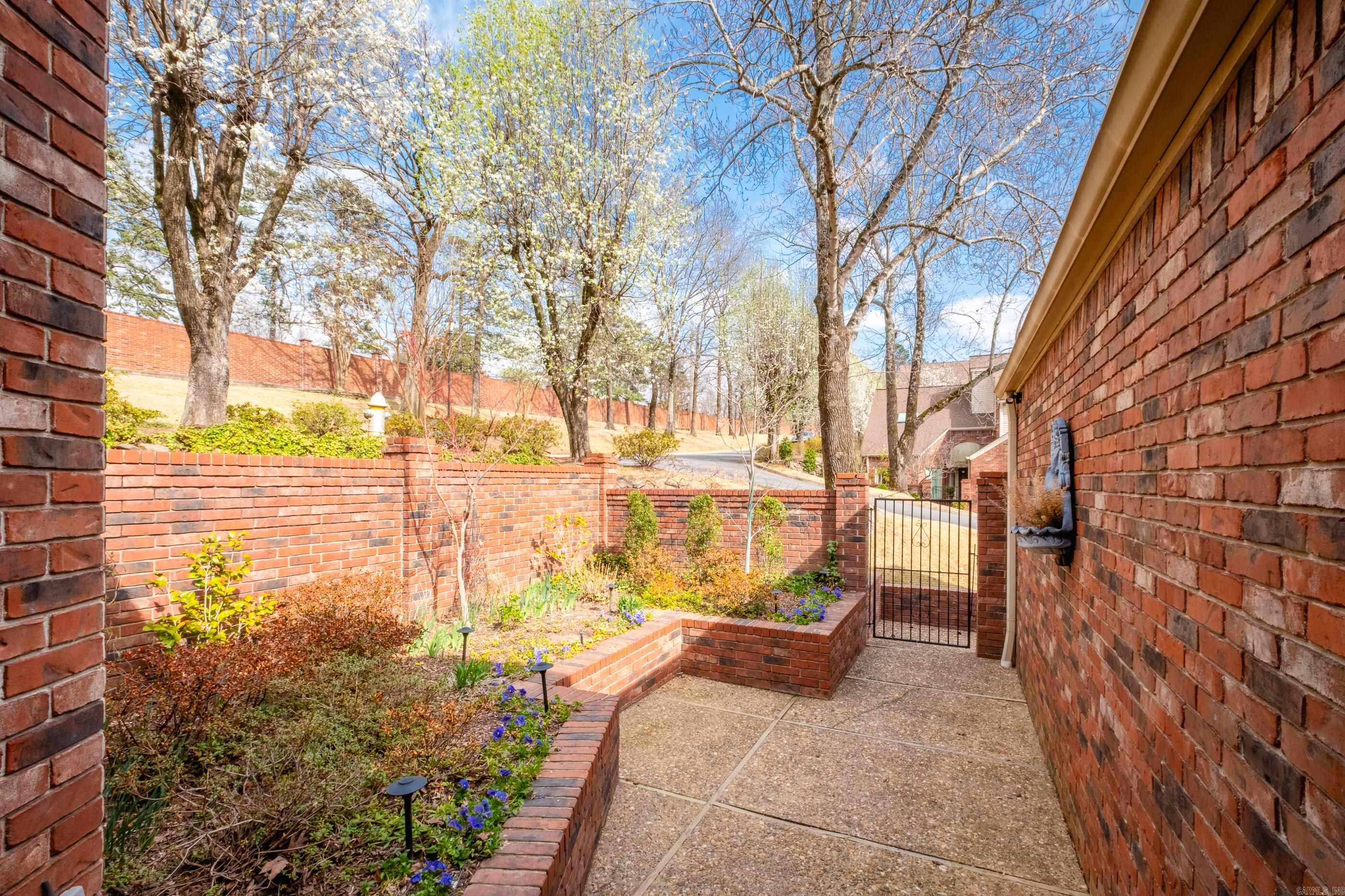 801 Pleasant Valley  Little Rock, AR