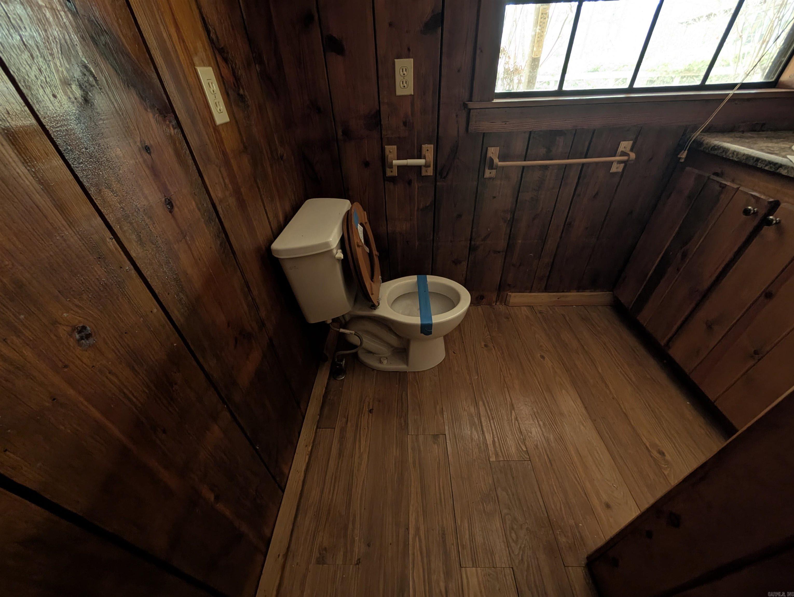 910 Polk Road 62  Mena, AR