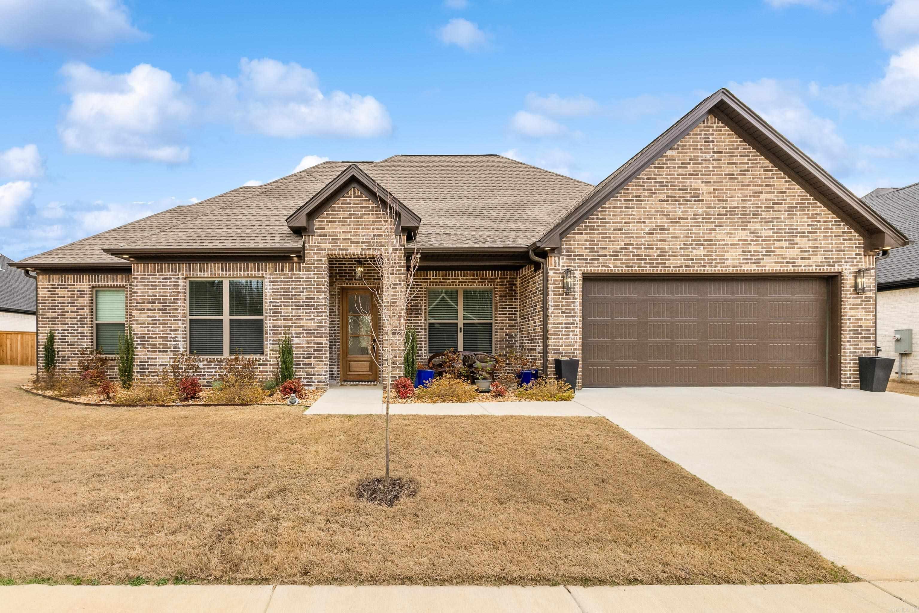 8028 N Shoreline  Benton, AR