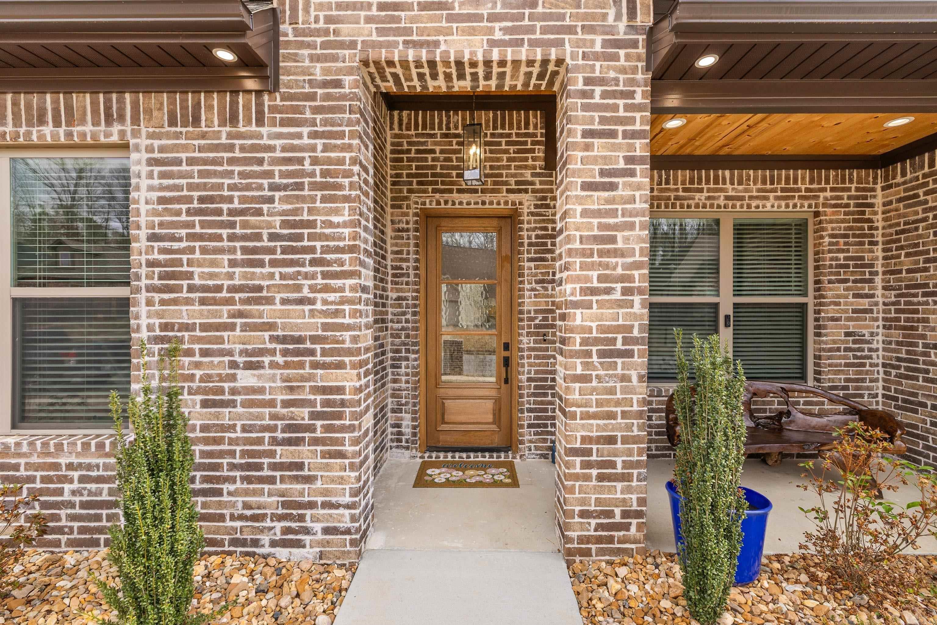 8028 N Shoreline  Benton, AR