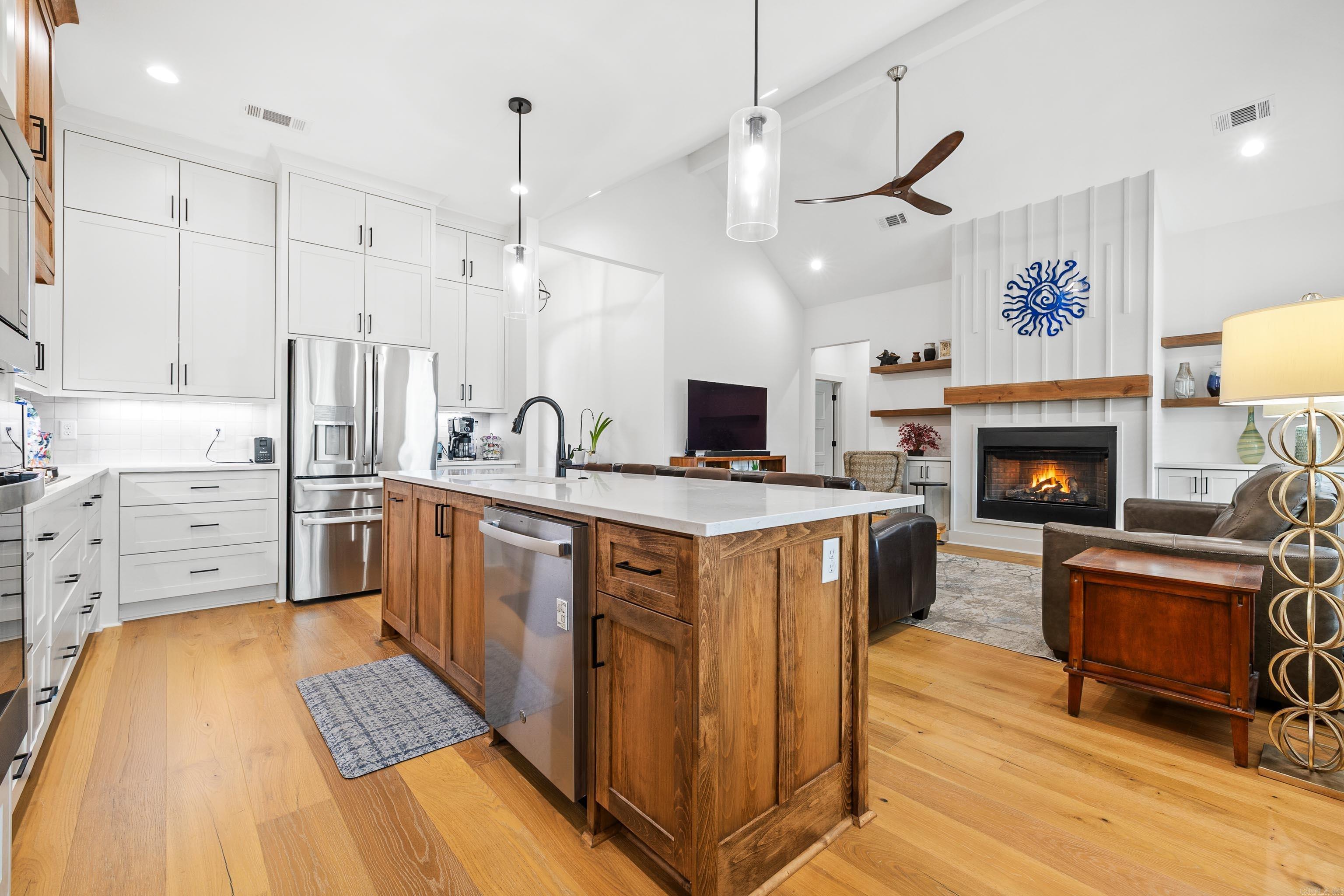 8028 N Shoreline  Benton, AR