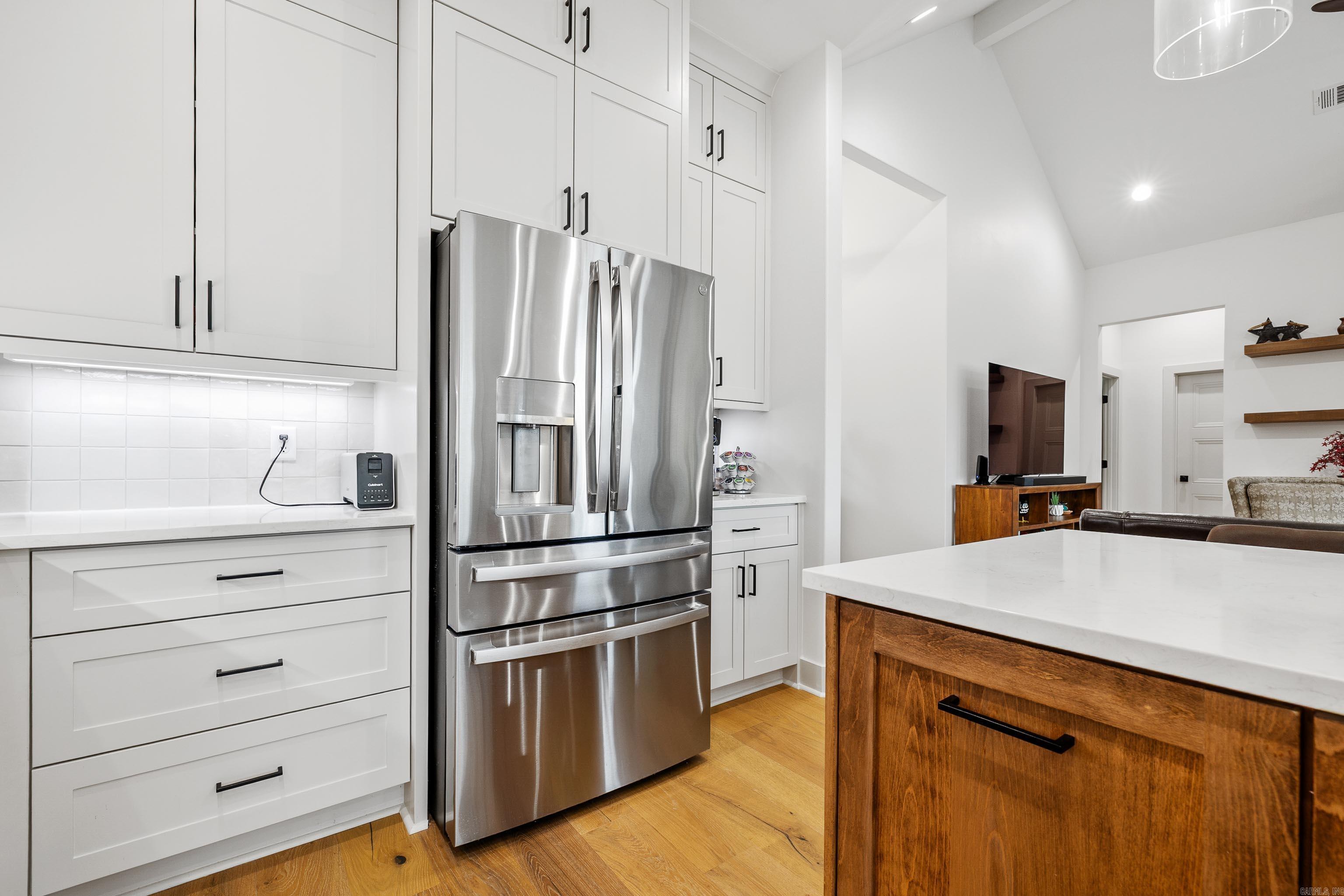 8028 N Shoreline  Benton, AR