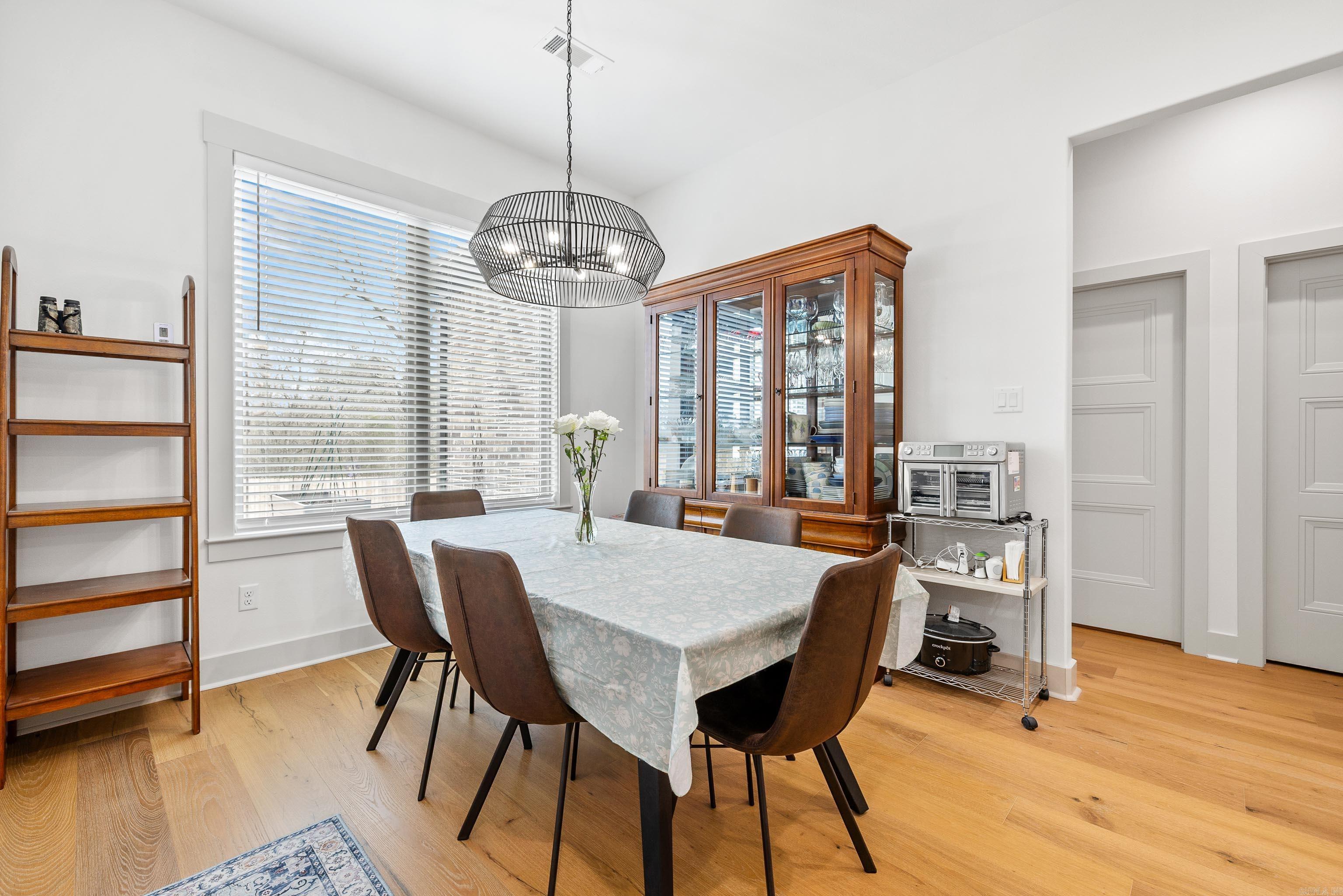 8028 N Shoreline  Benton, AR