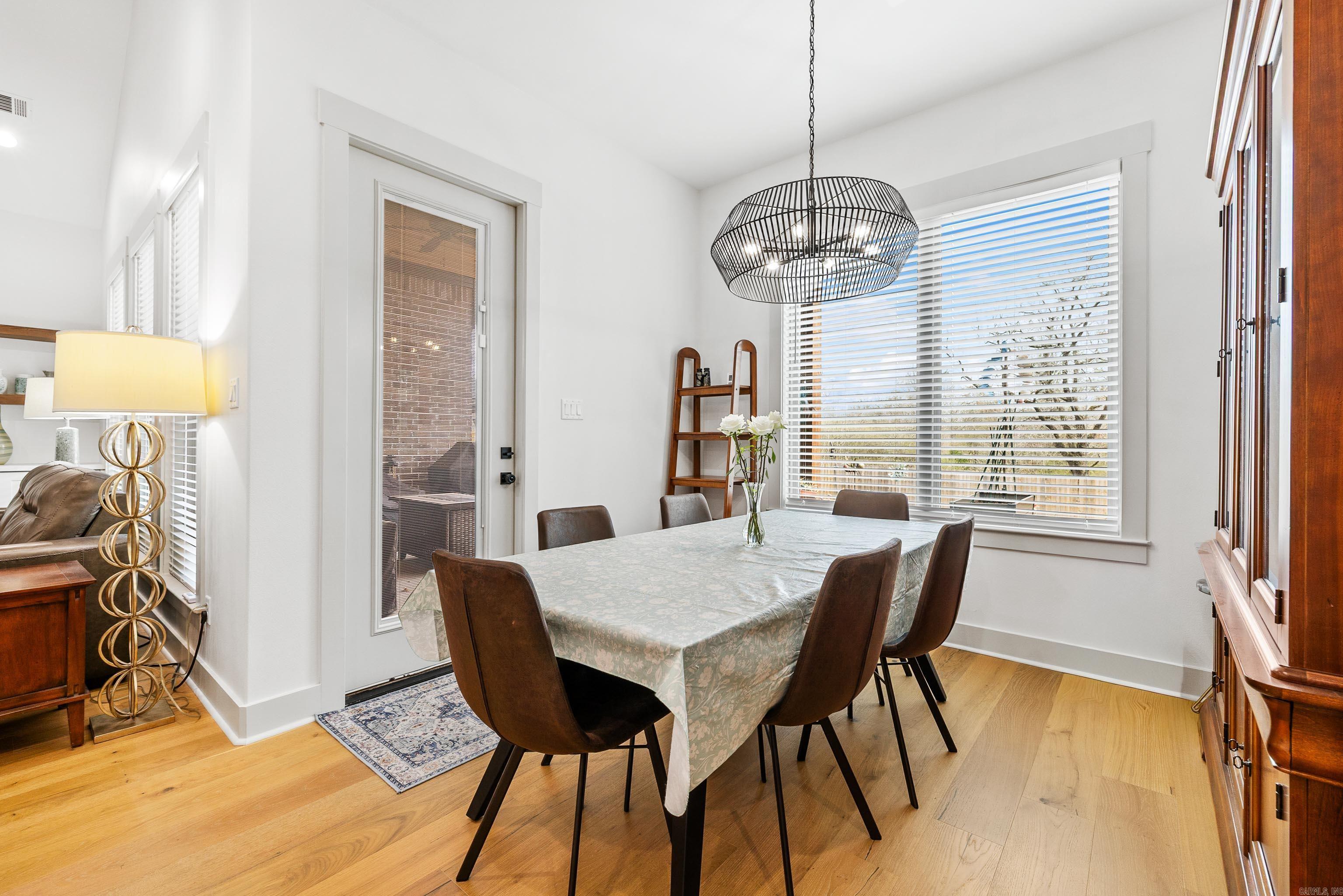 8028 N Shoreline  Benton, AR