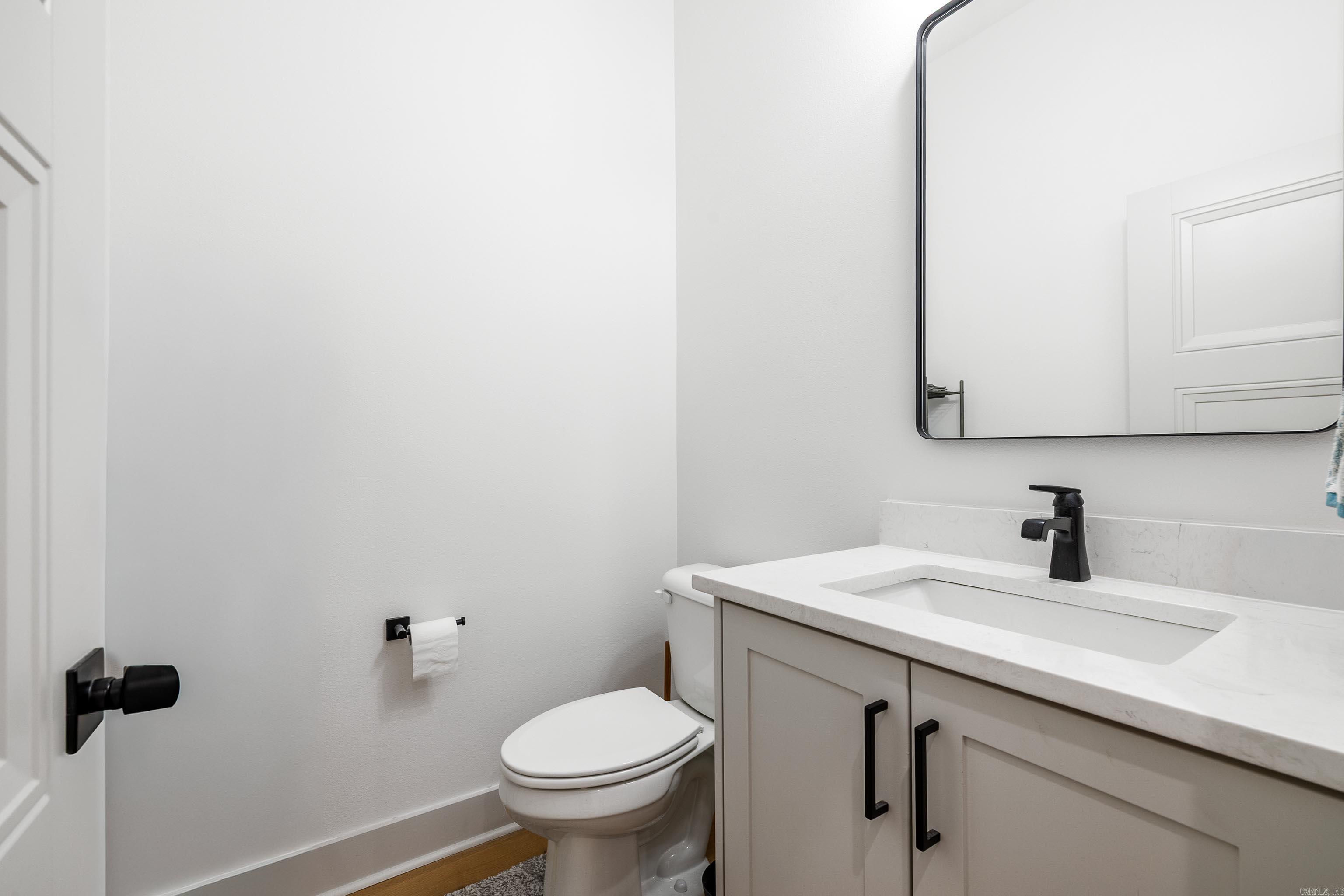 8028 N Shoreline  Benton, AR