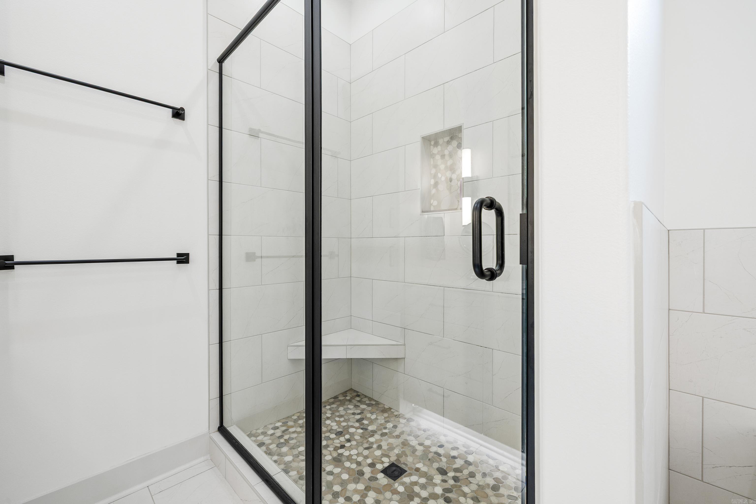 8028 N Shoreline  Benton, AR