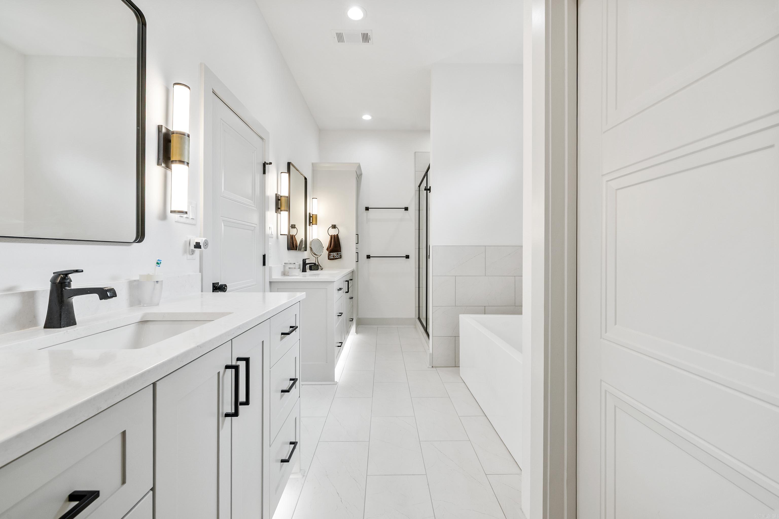 8028 N Shoreline  Benton, AR