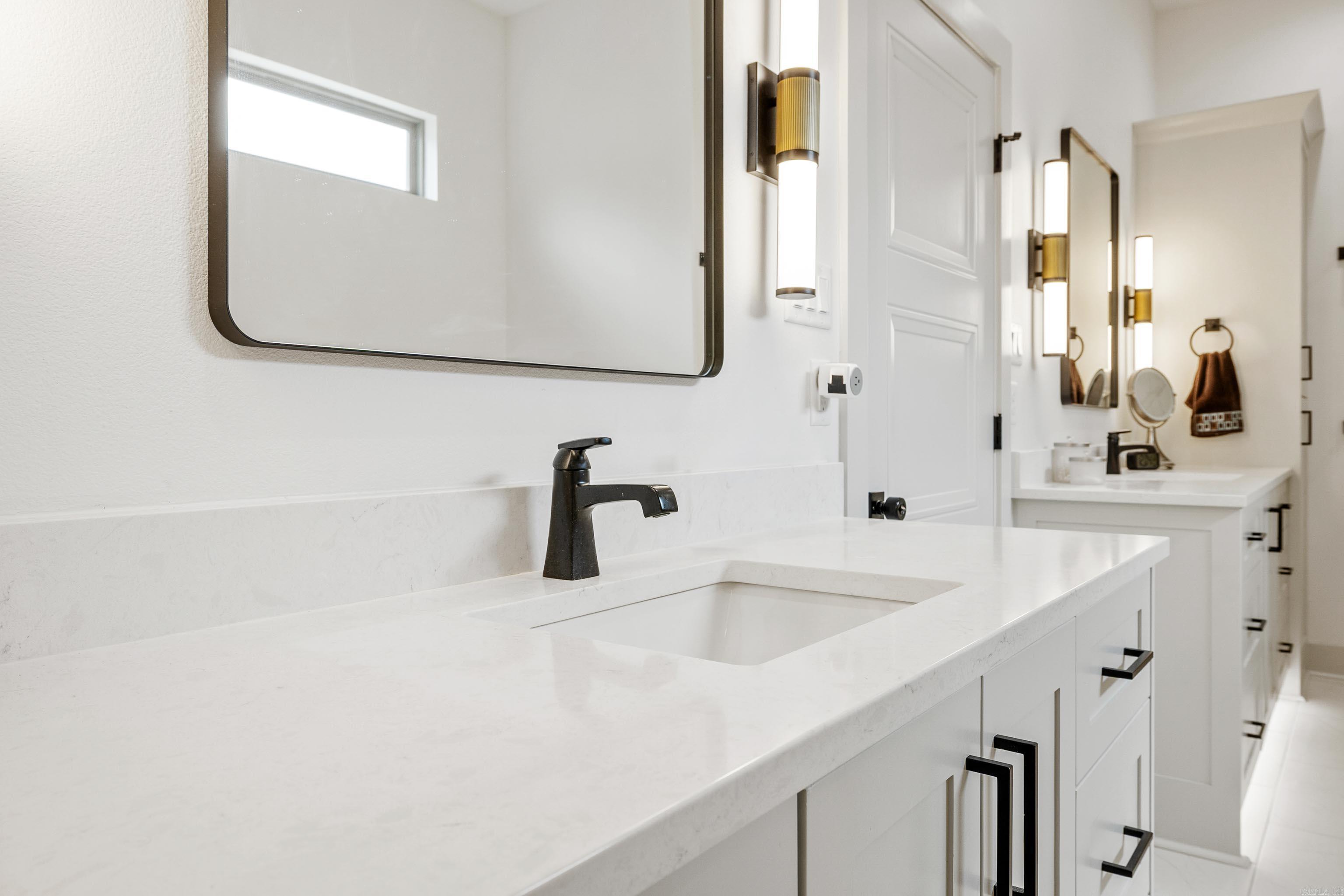 8028 N Shoreline  Benton, AR