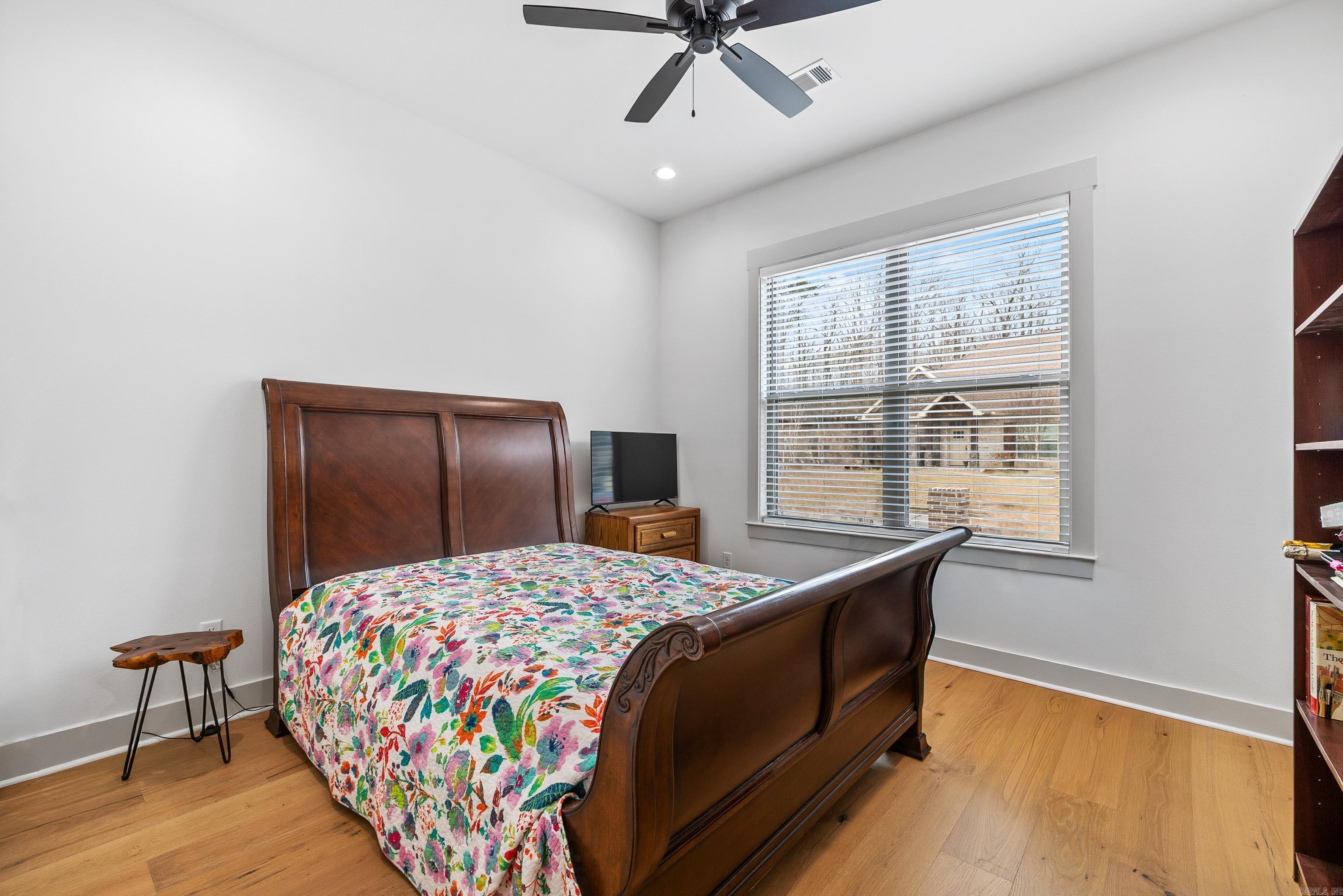 8028 N Shoreline  Benton, AR