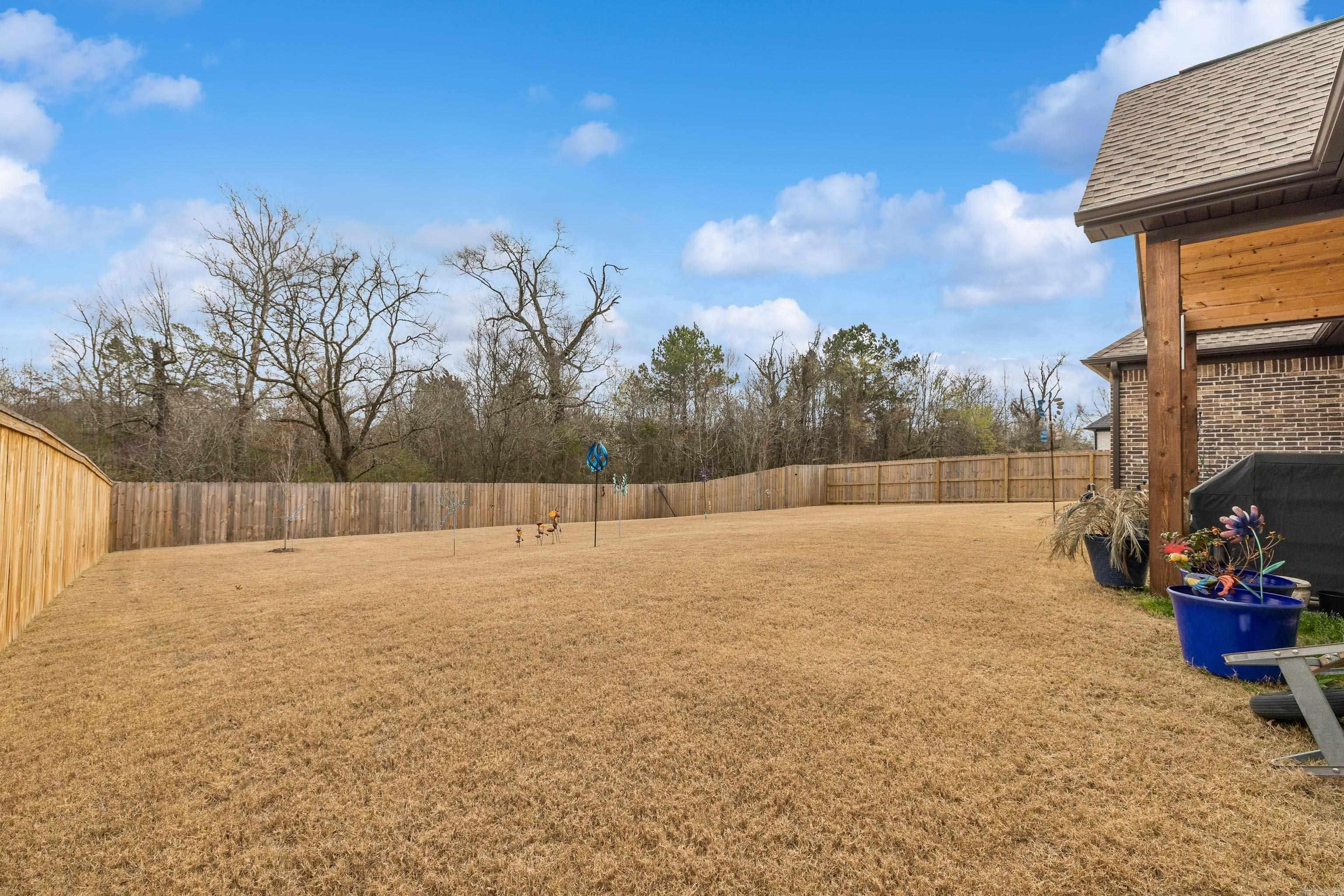 8028 N Shoreline  Benton, AR