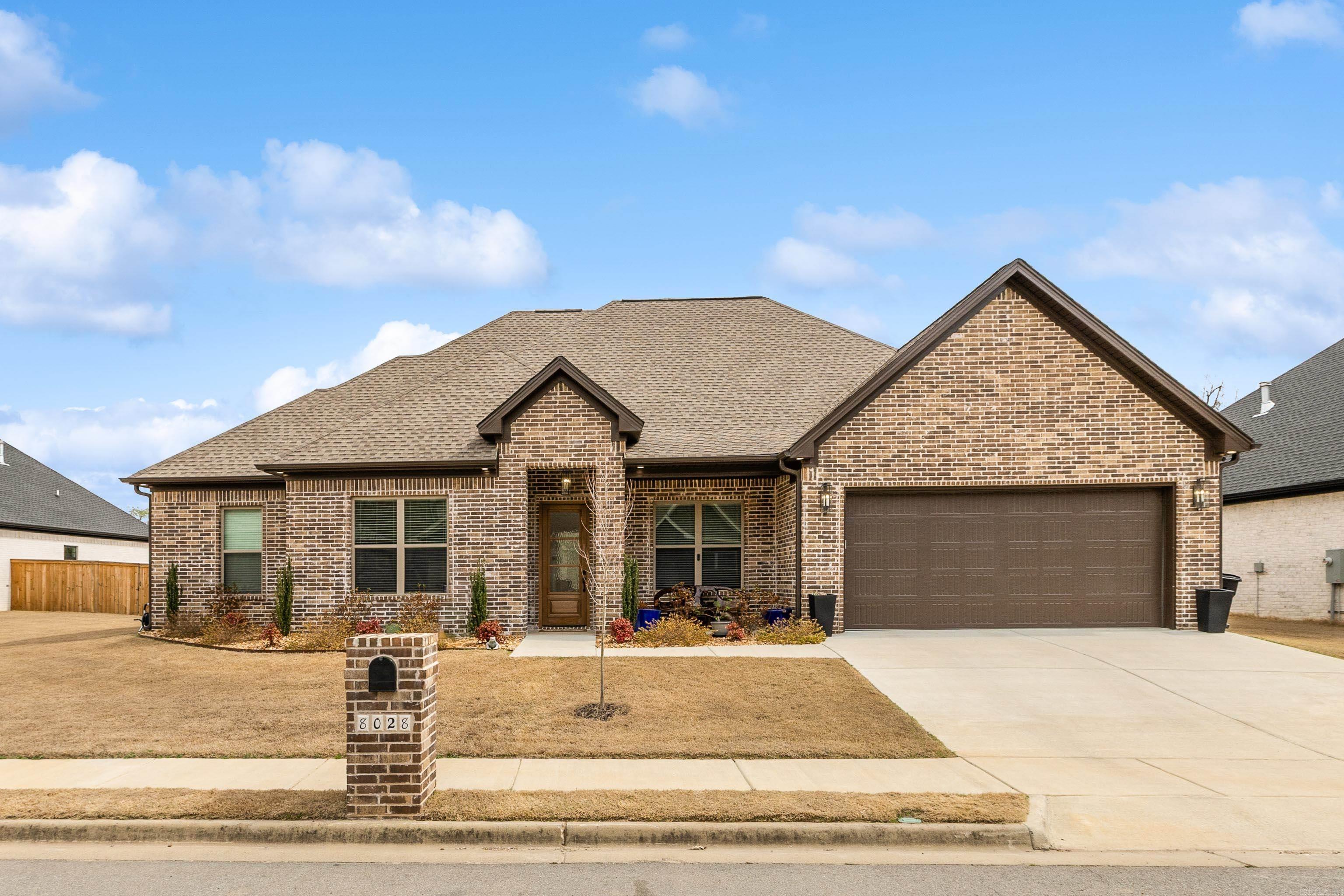 8028 N Shoreline  Benton, AR