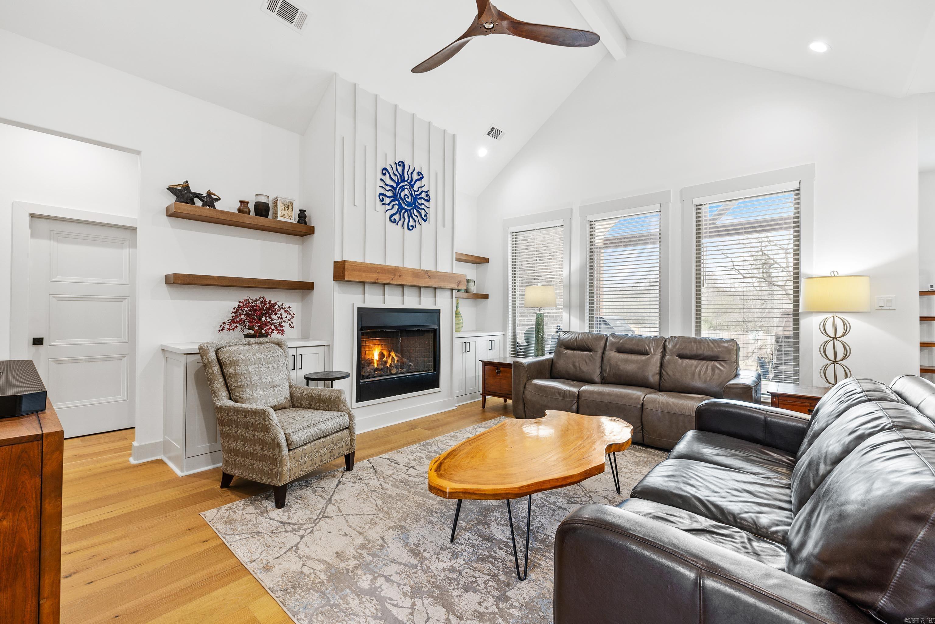 8028 N Shoreline  Benton, AR