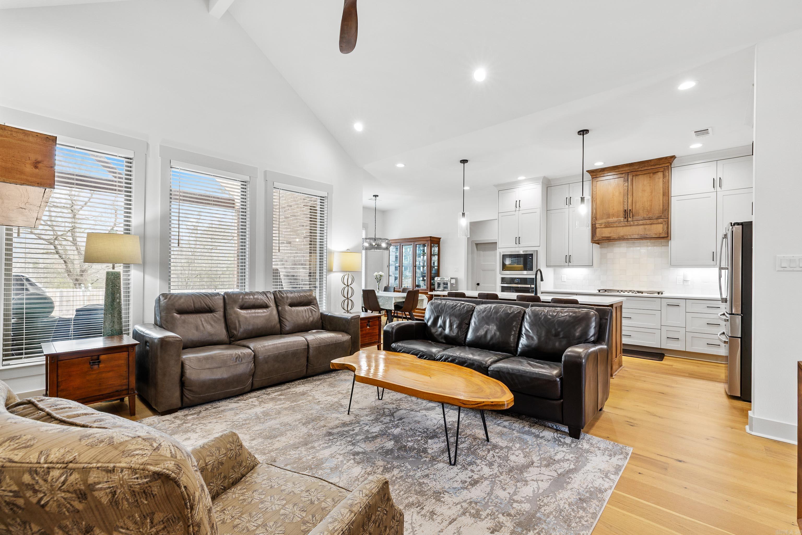 8028 N Shoreline  Benton, AR