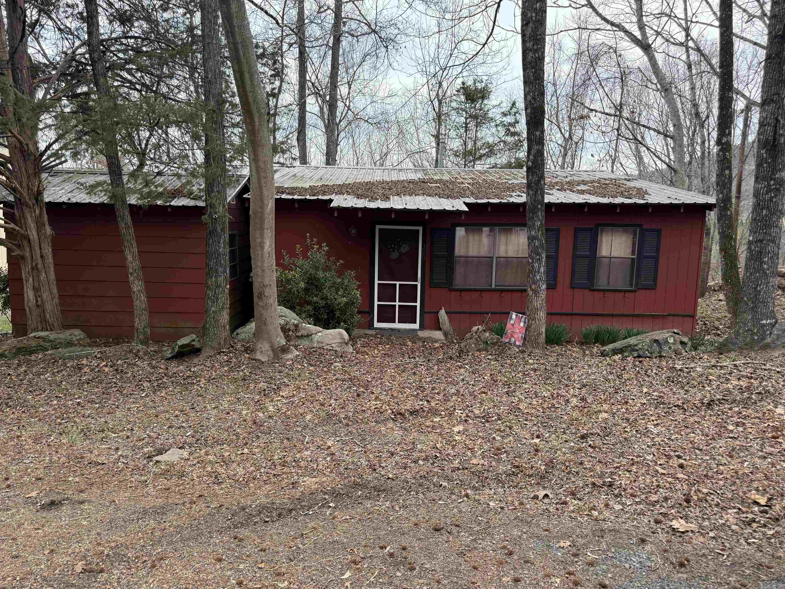 300 Canyon  Greers Ferry, AR