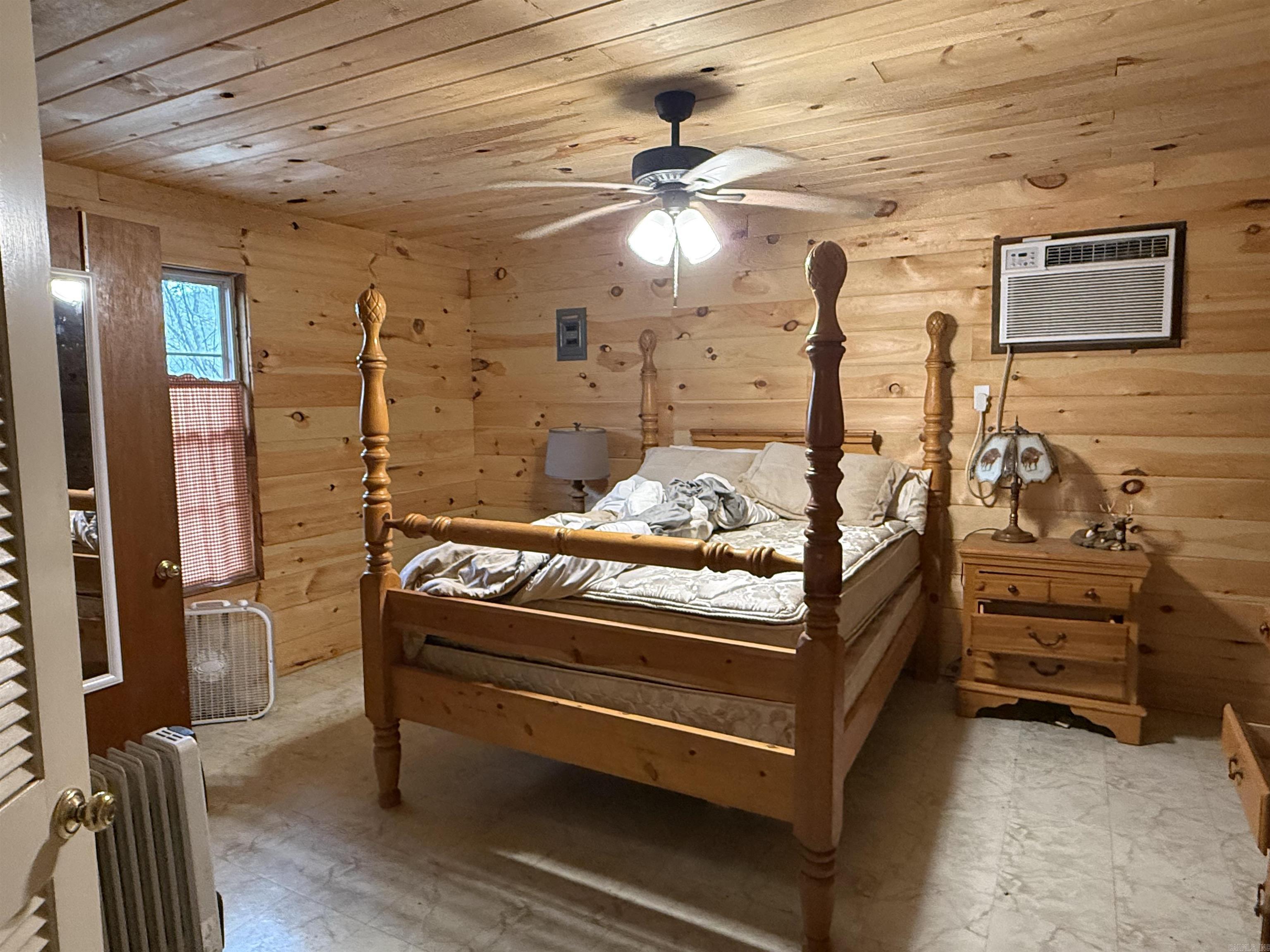 300 Canyon Greers Ferry, AR 72067