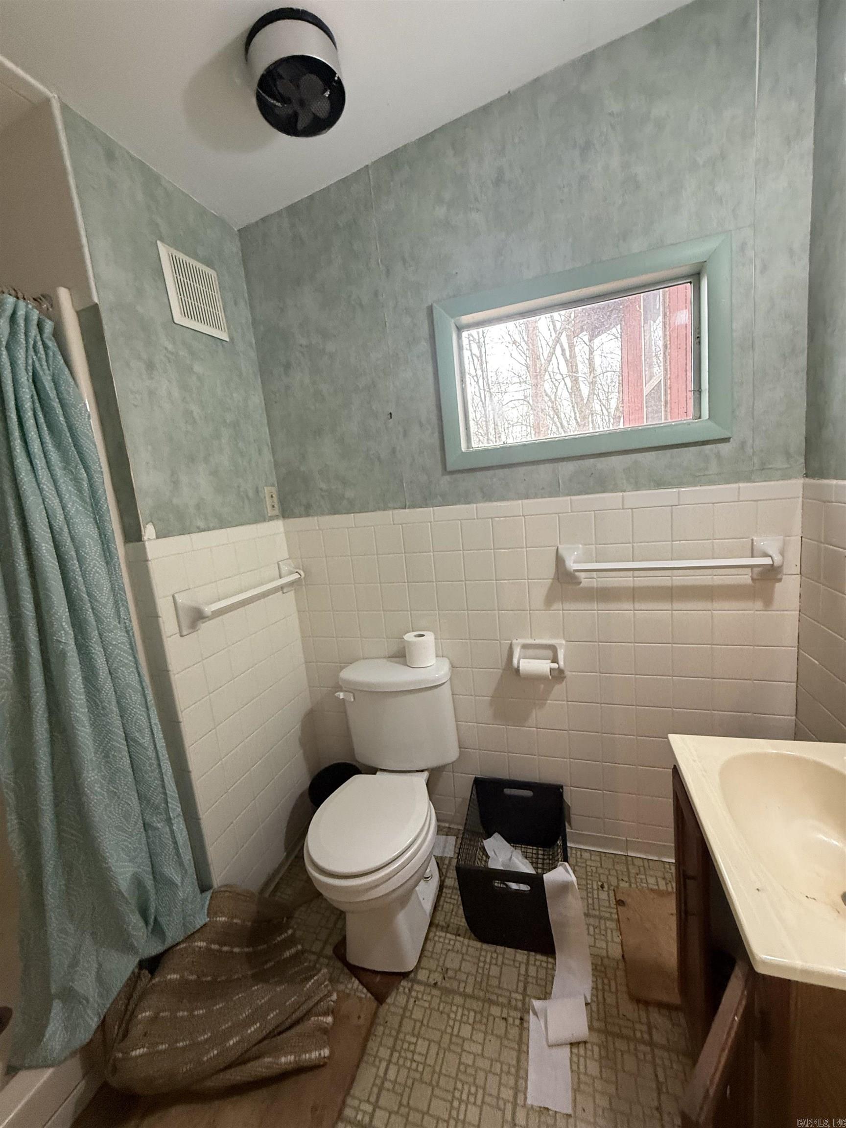 300 Canyon Greers Ferry, AR 72067