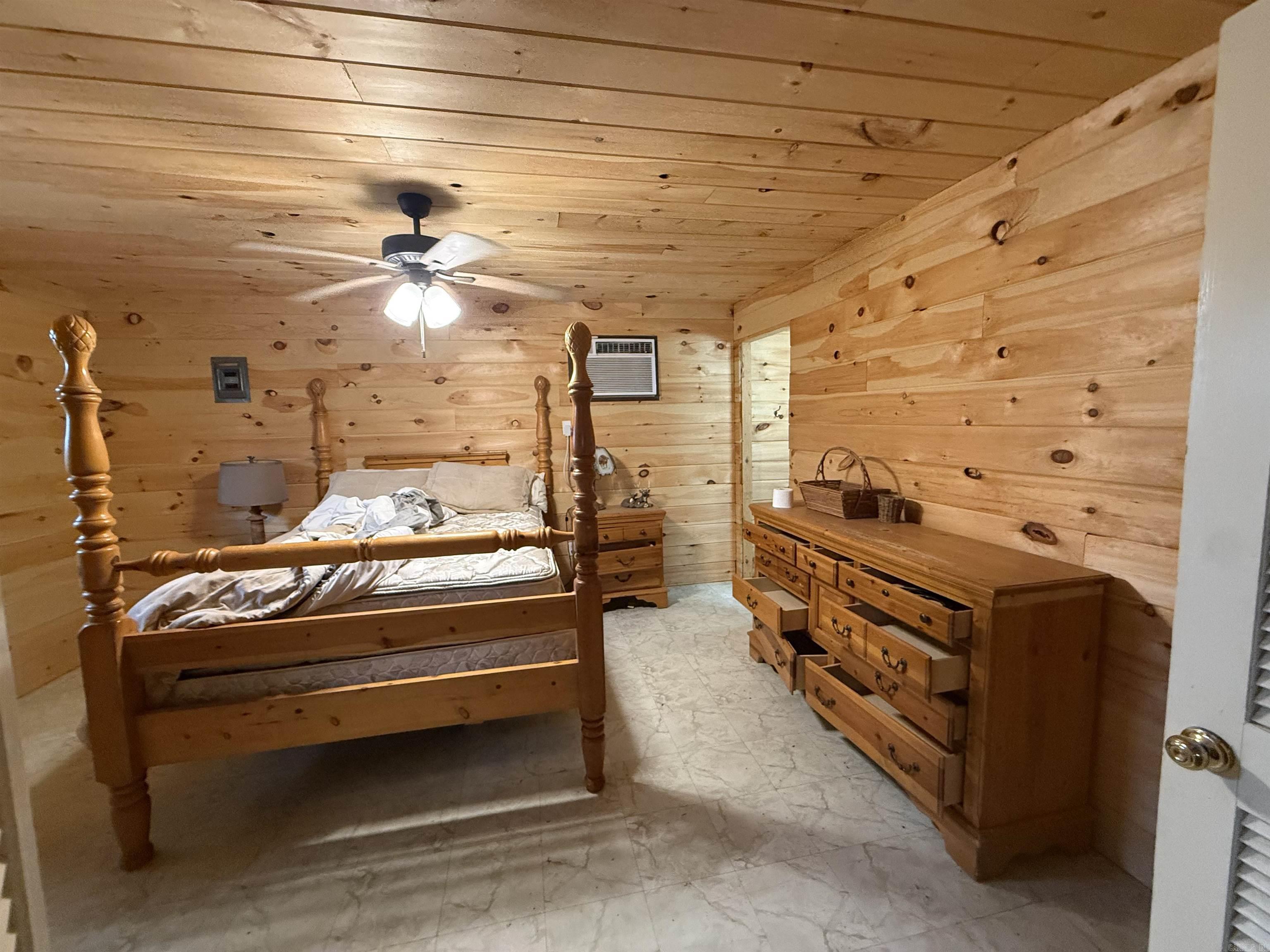 300 Canyon Greers Ferry, AR 72067