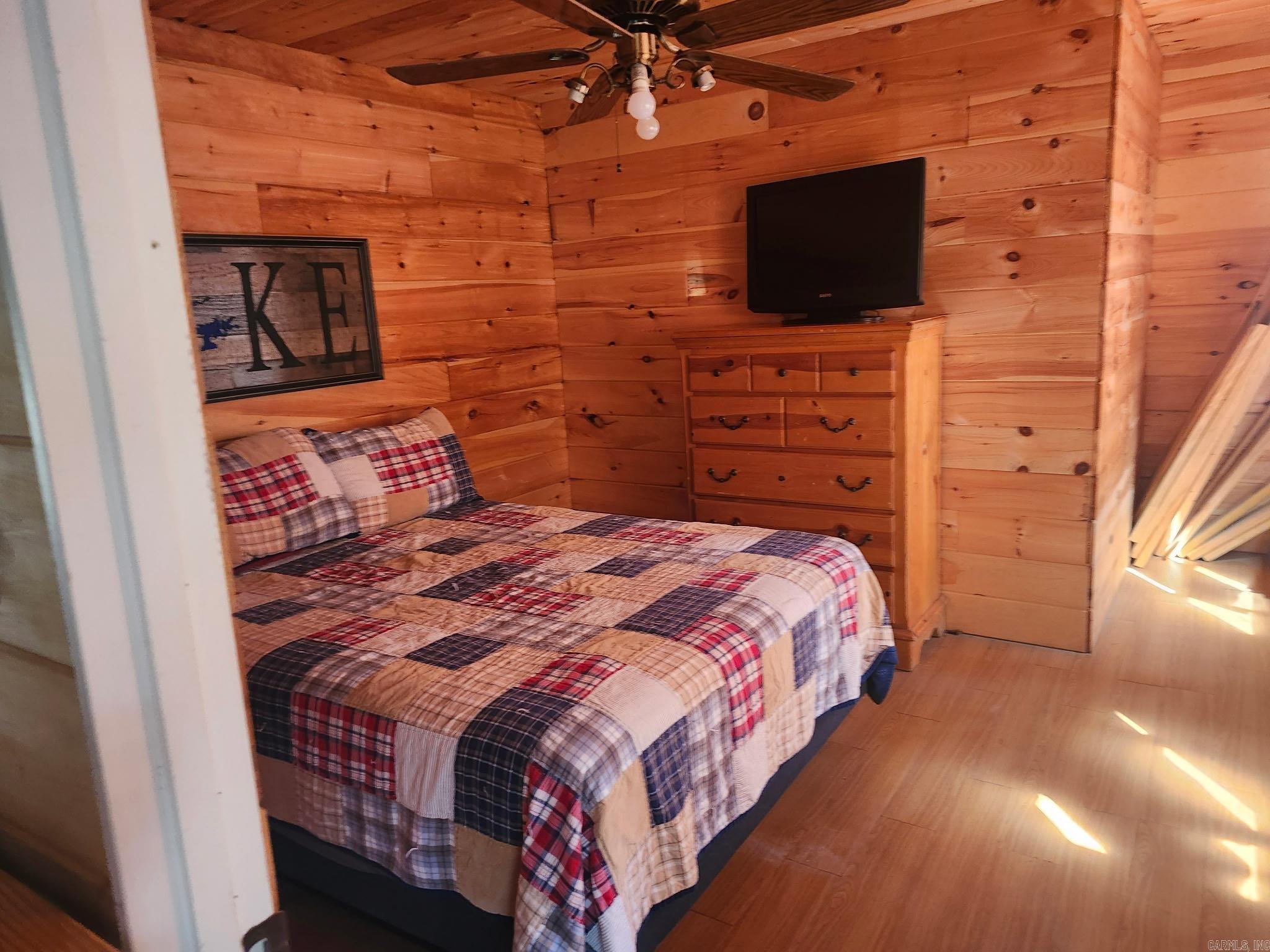 300 Canyon Greers Ferry, AR 72067