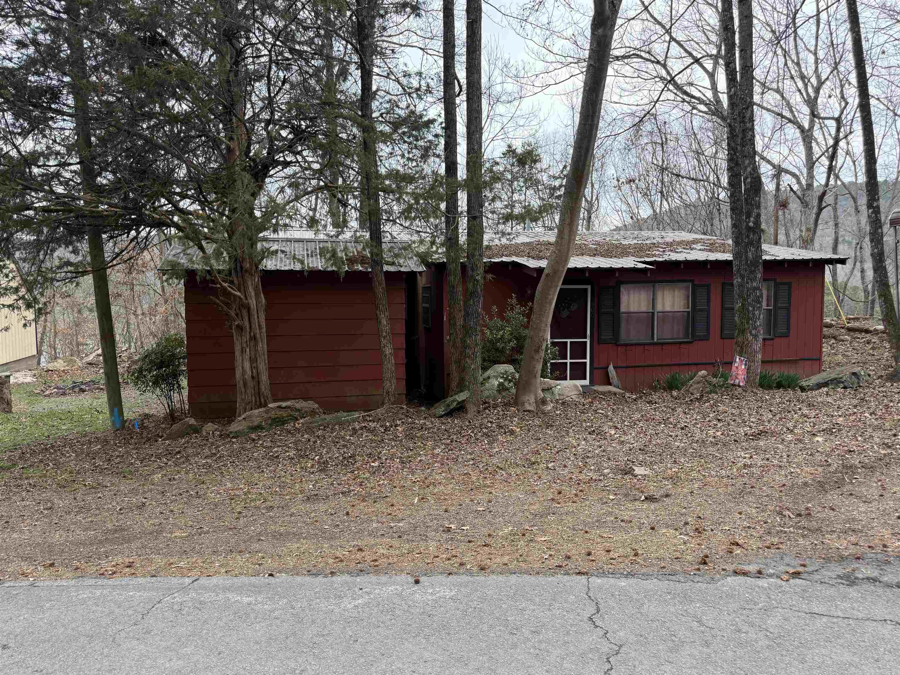 300 Canyon  Greers Ferry, AR