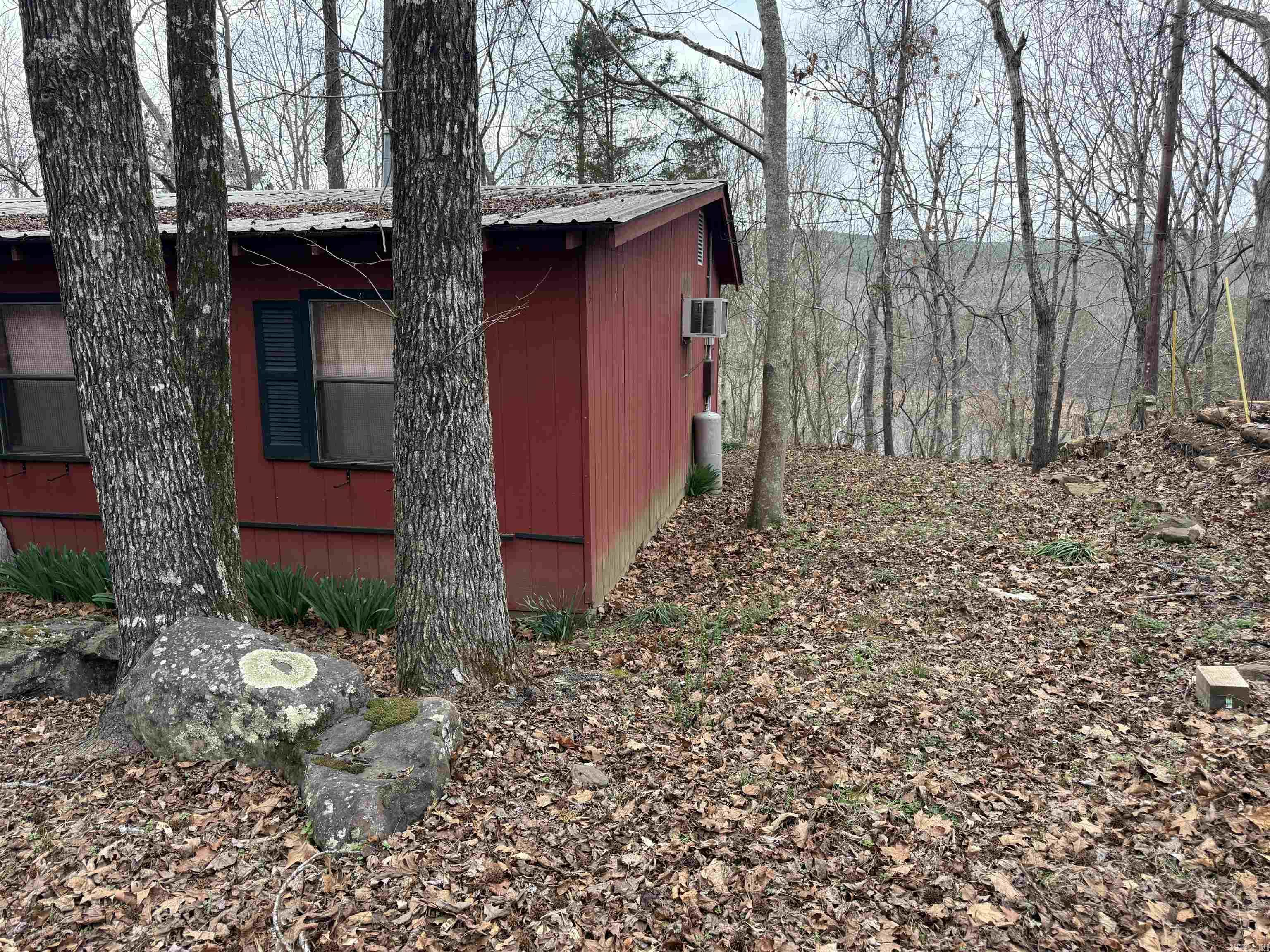 300 Canyon  Greers Ferry, AR