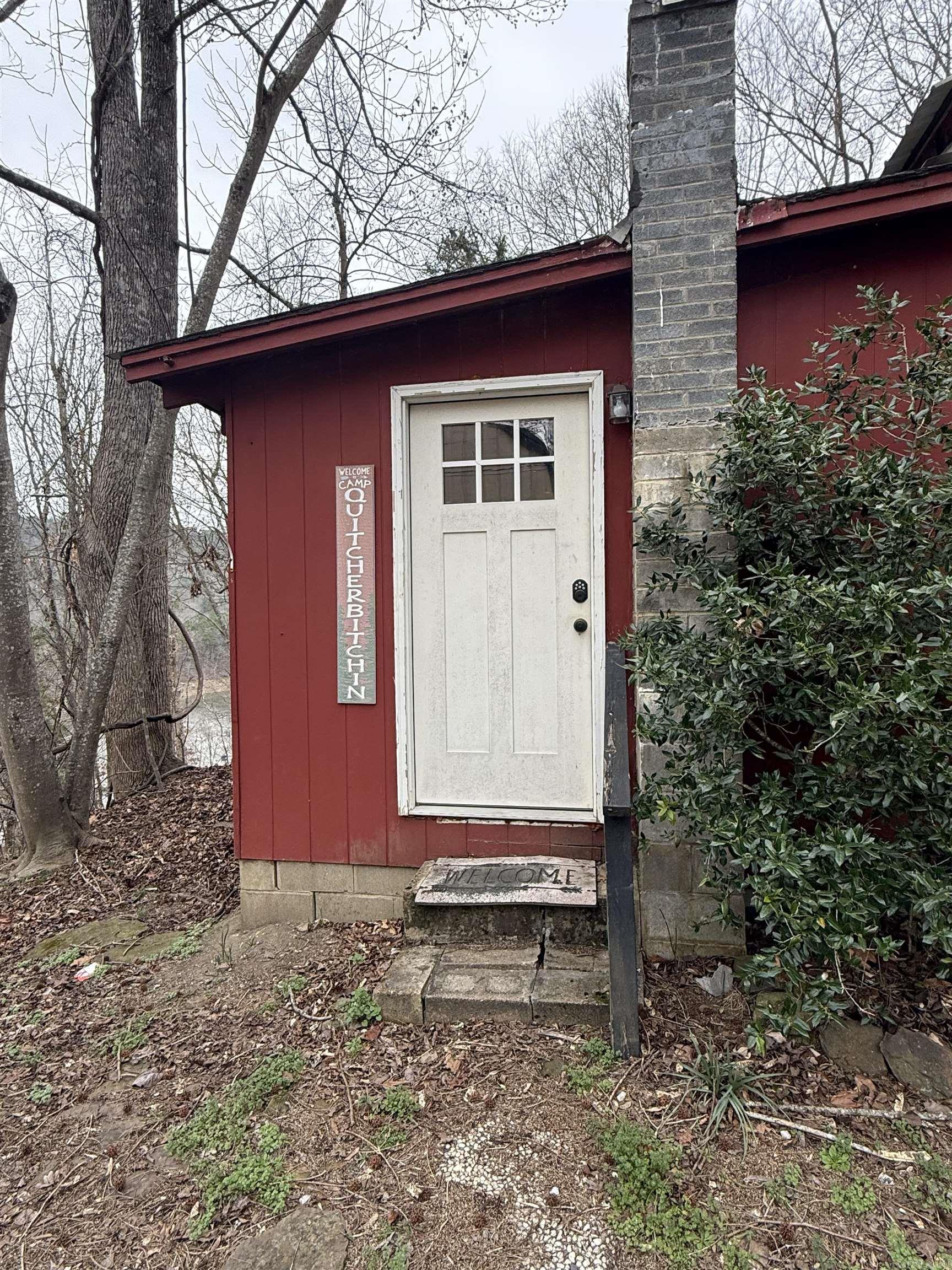 300 Canyon  Greers Ferry, AR