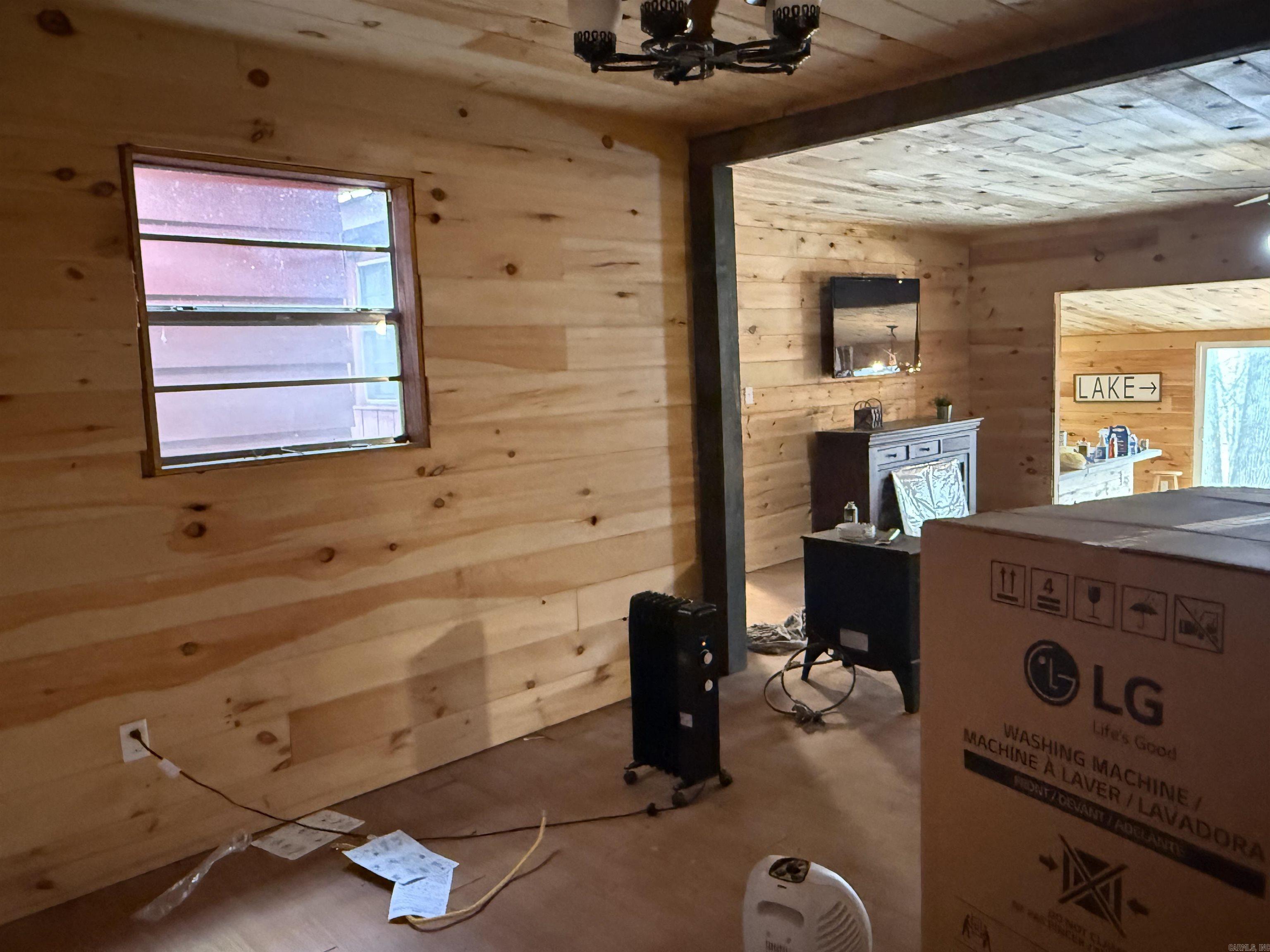 300 Canyon  Greers Ferry, AR