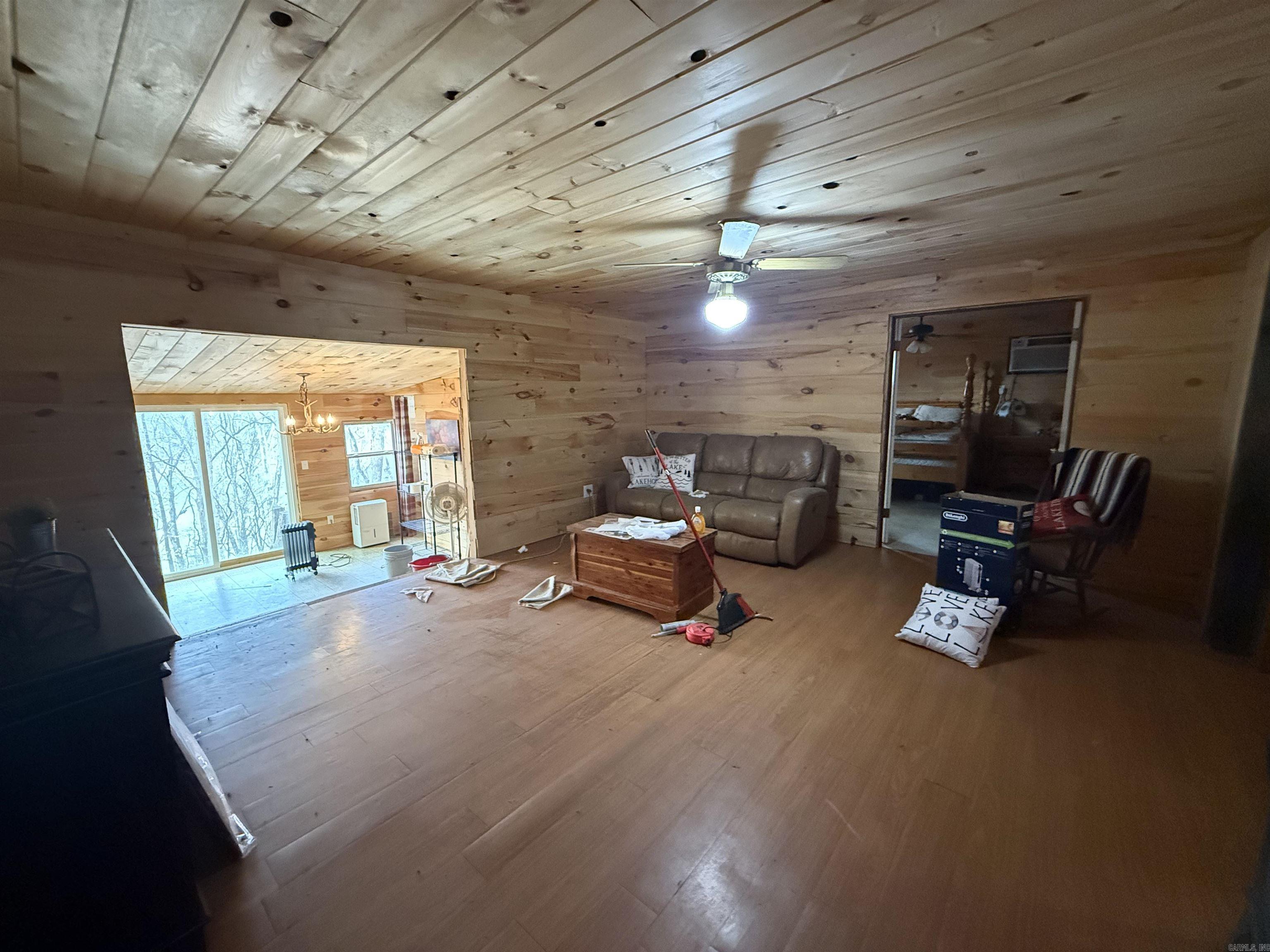 300 Canyon  Greers Ferry, AR