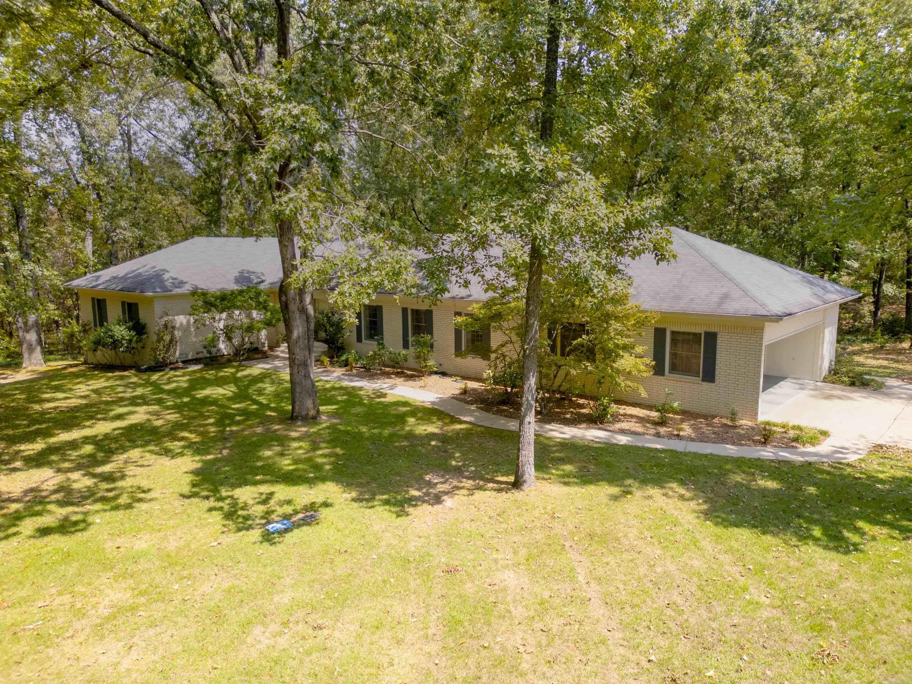 1104 Wildwood Ln.  Heber Springs, AR