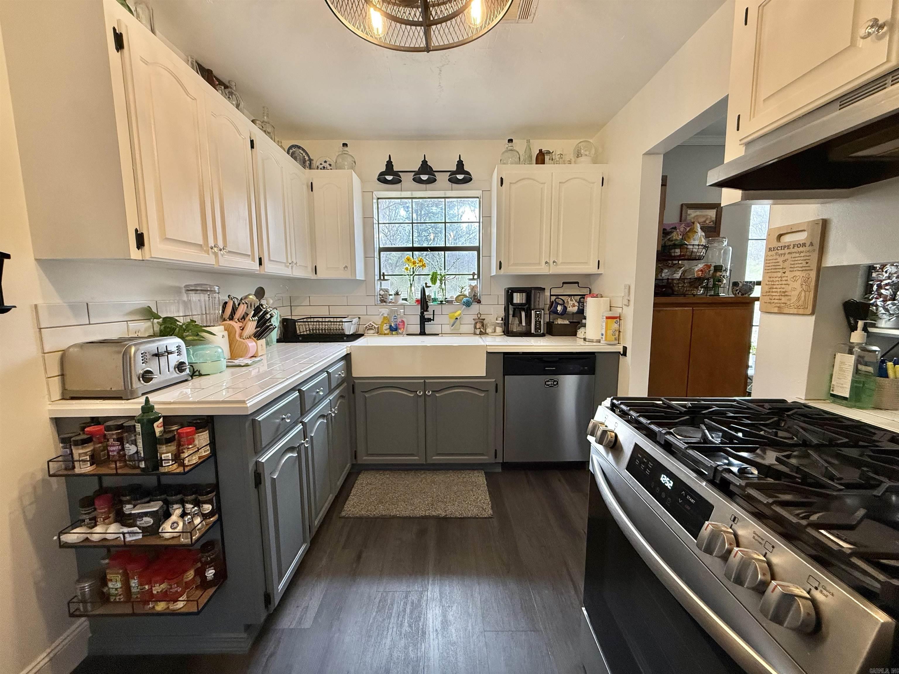 814 Canterbury  Benton, AR