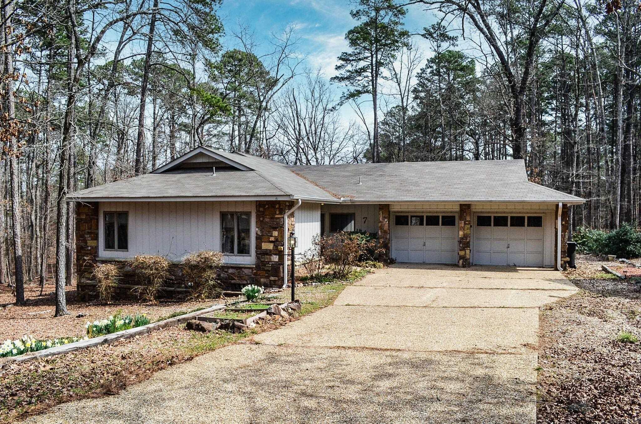 7 Camarzana Lane  Hot Springs Village, AR