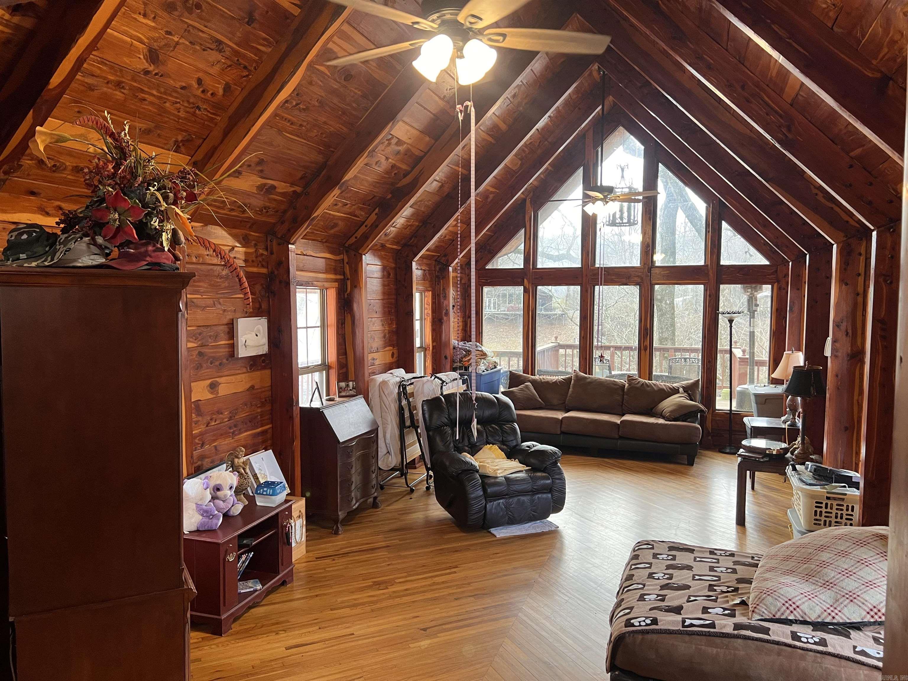 145 Trout Valley Rd  Wilburn, AR