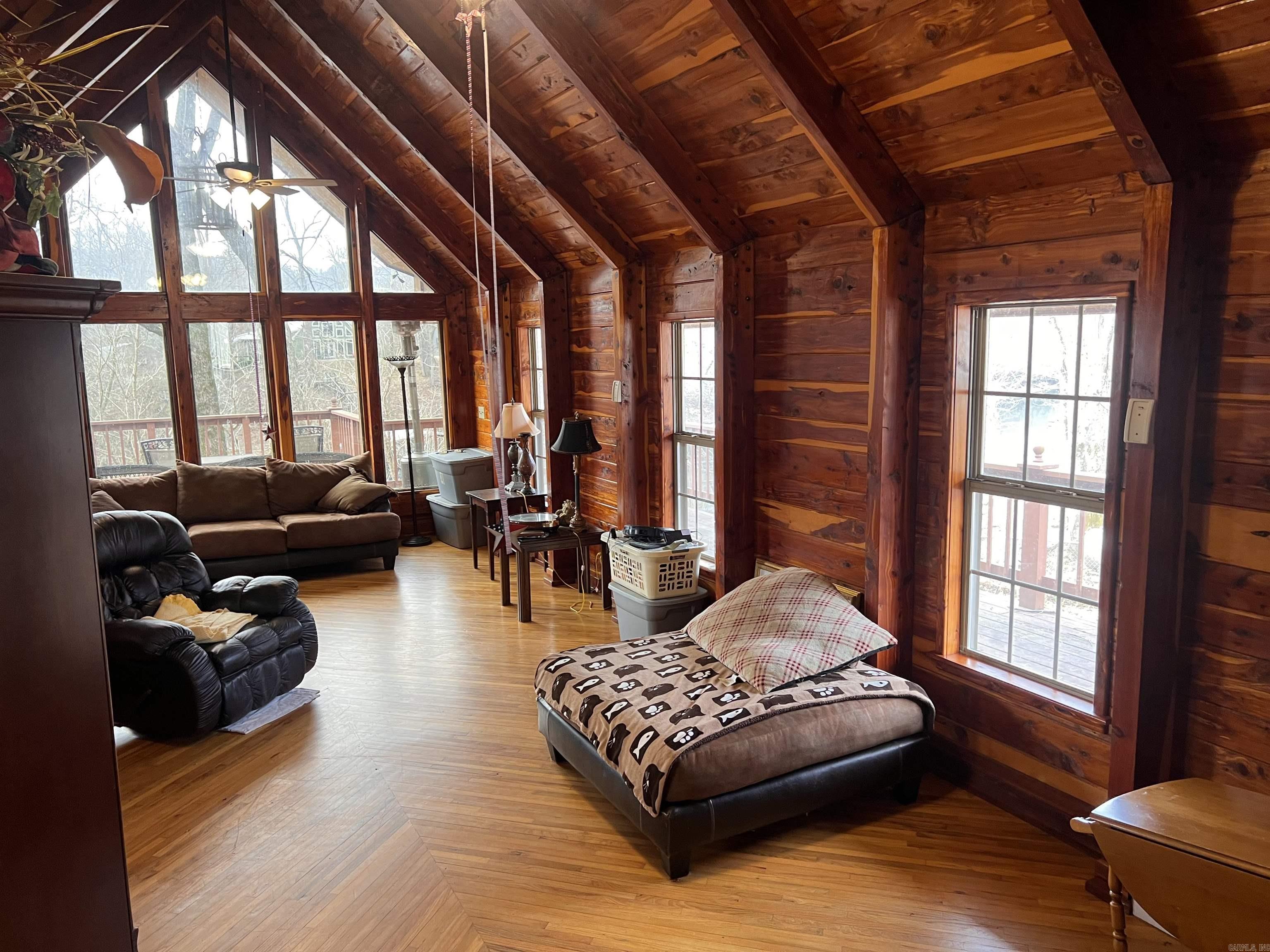 145 Trout Valley Rd  Wilburn, AR