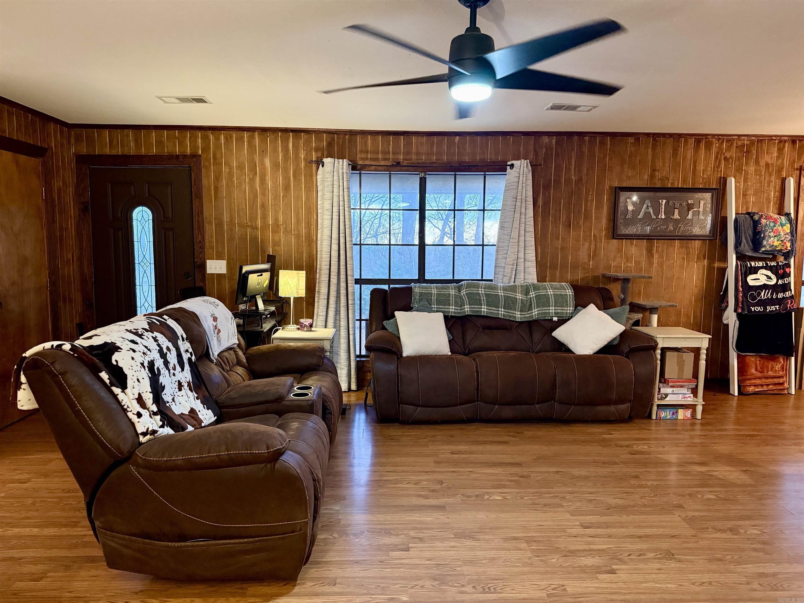 1650 N Hill  Newark, AR