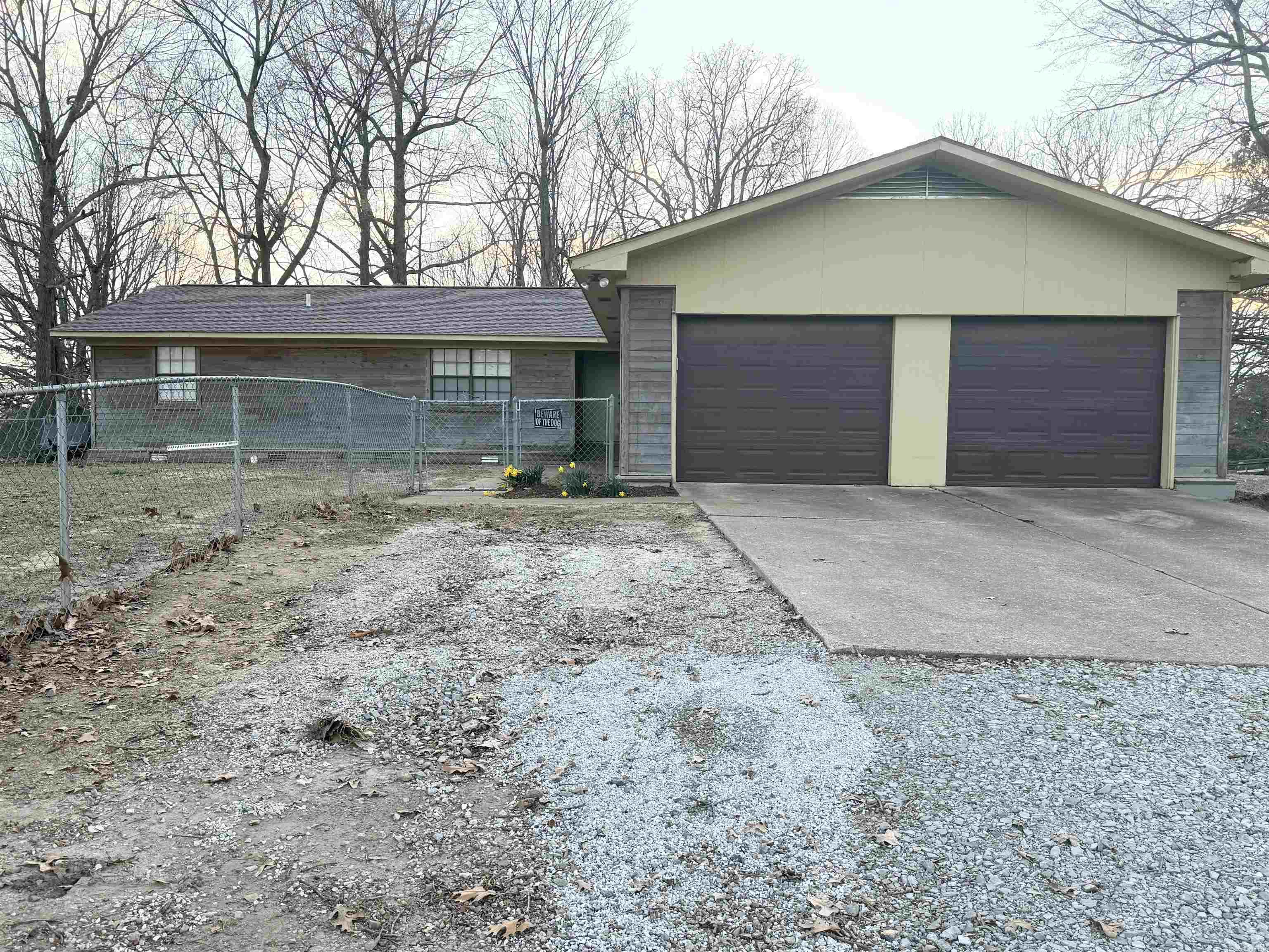 1650 N Hill  Newark, AR