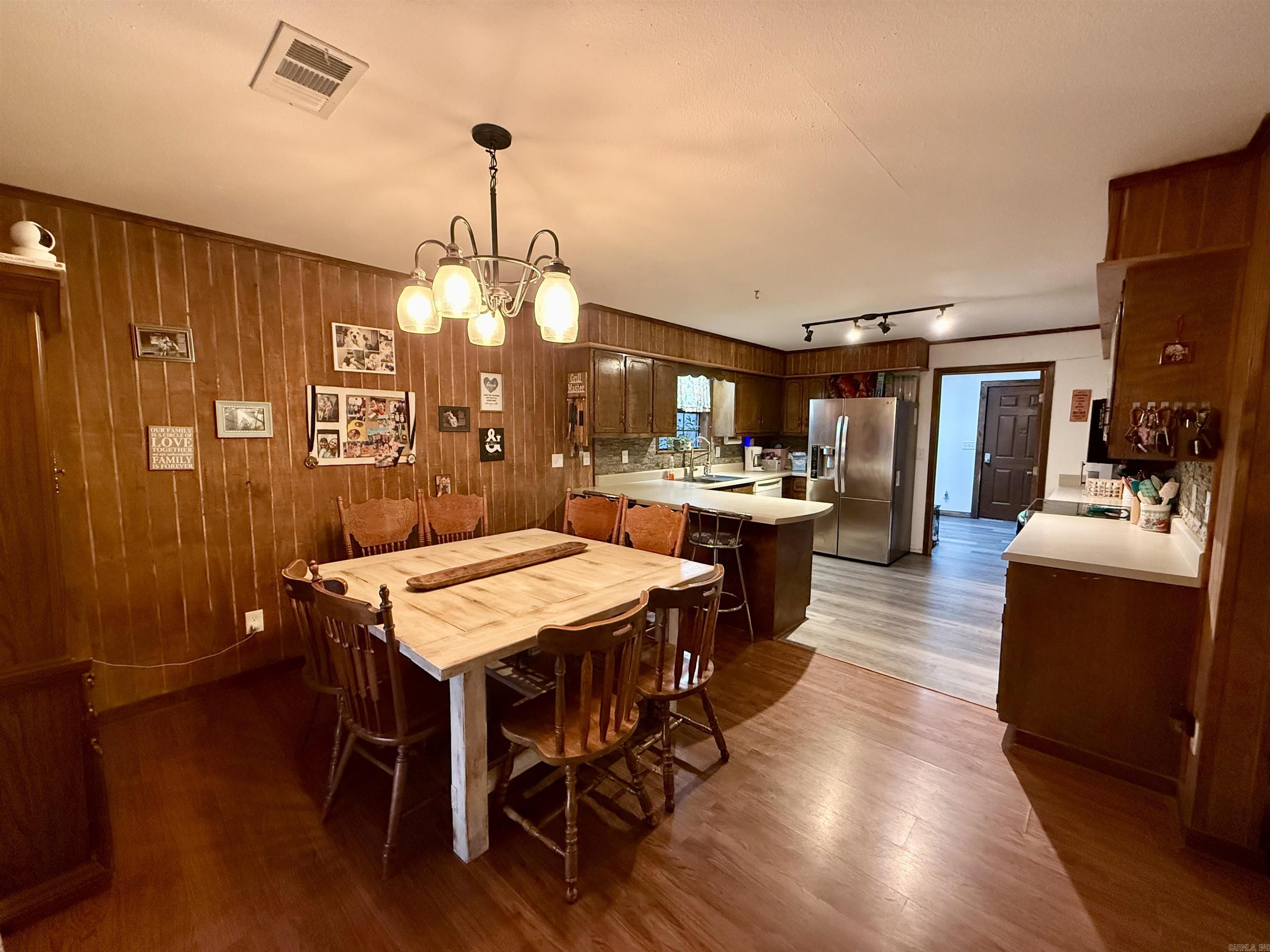 1650 N Hill  Newark, AR