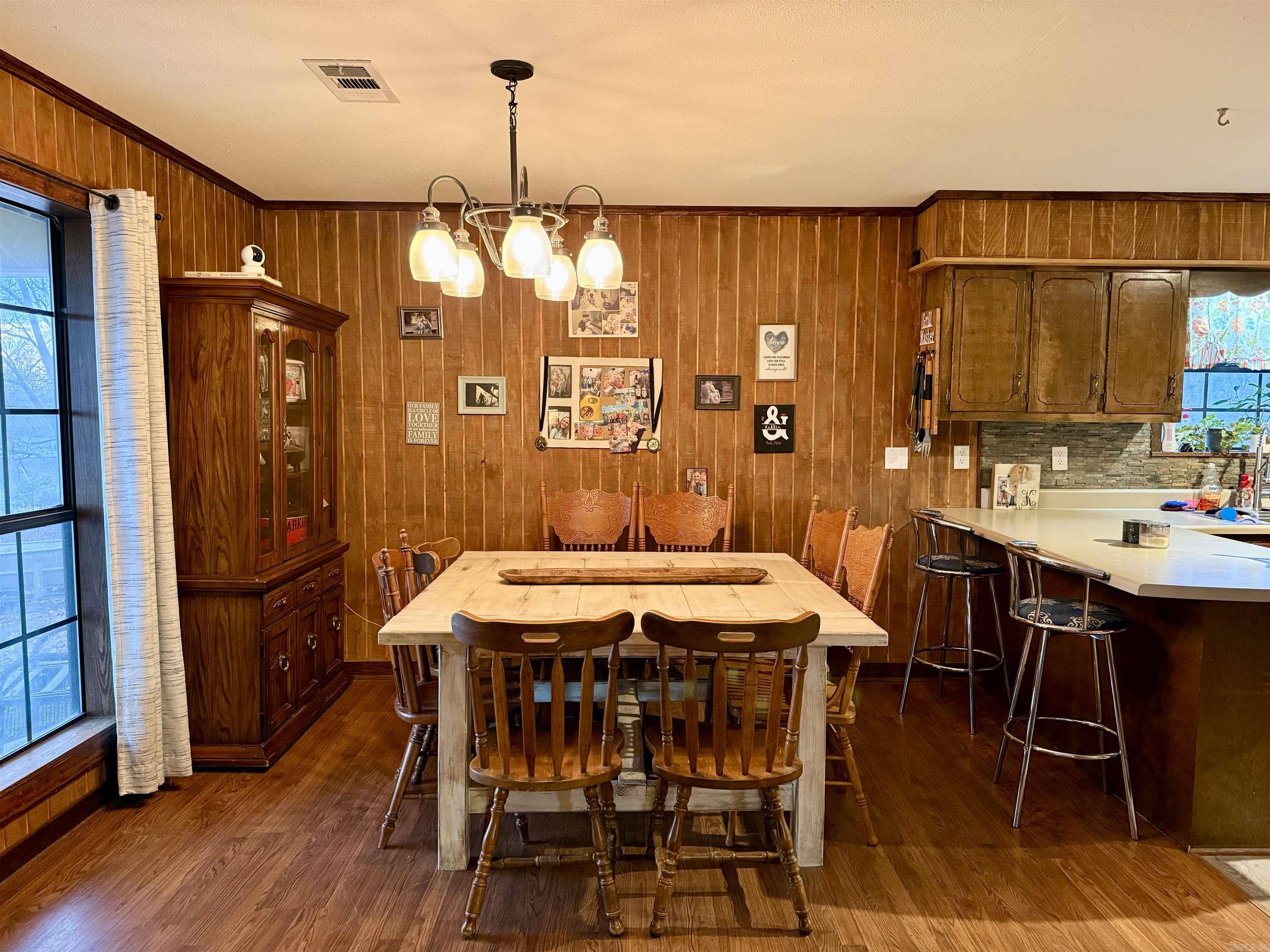 1650 N Hill  Newark, AR