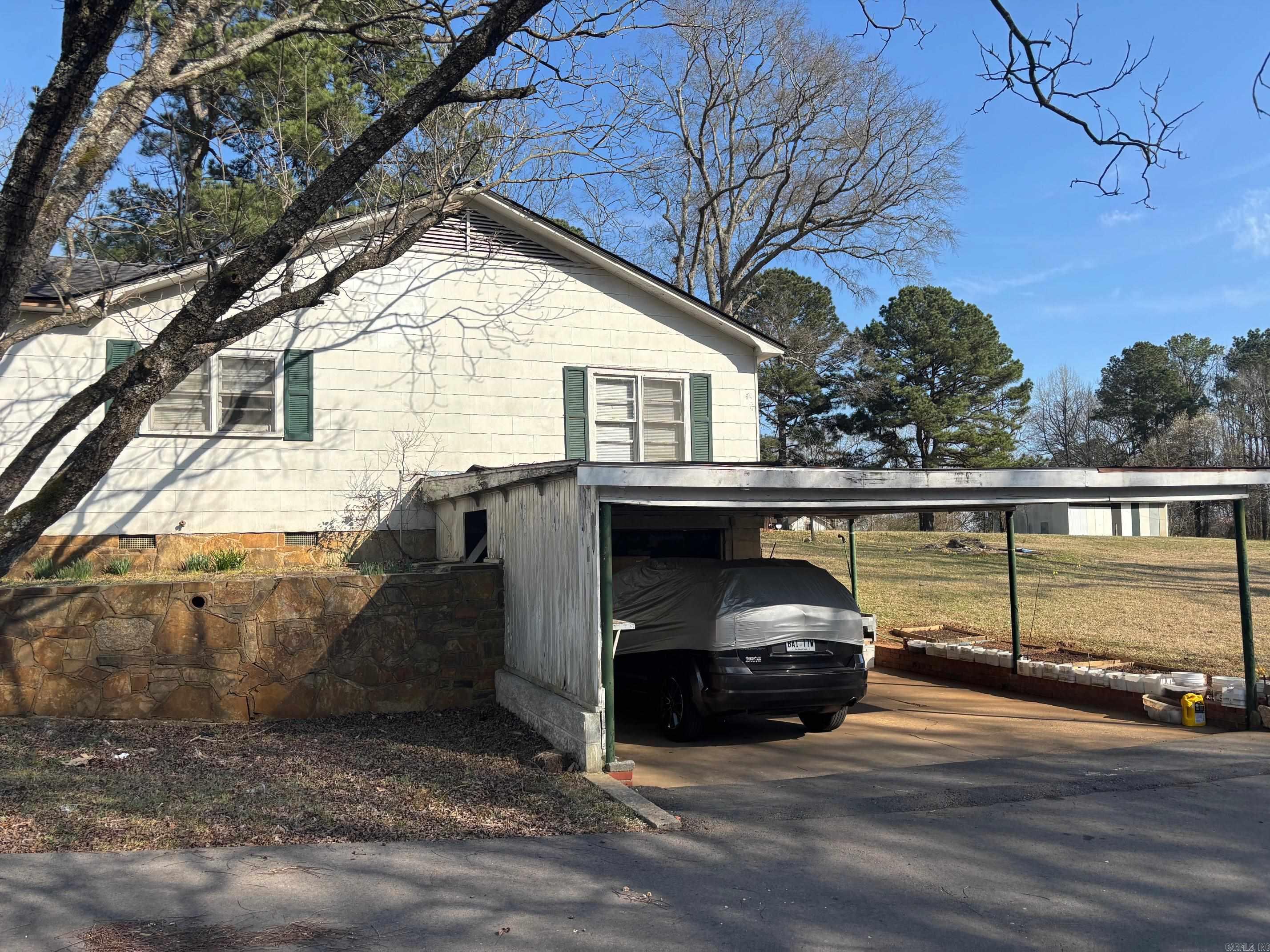 411 W Center  Sheridan, AR