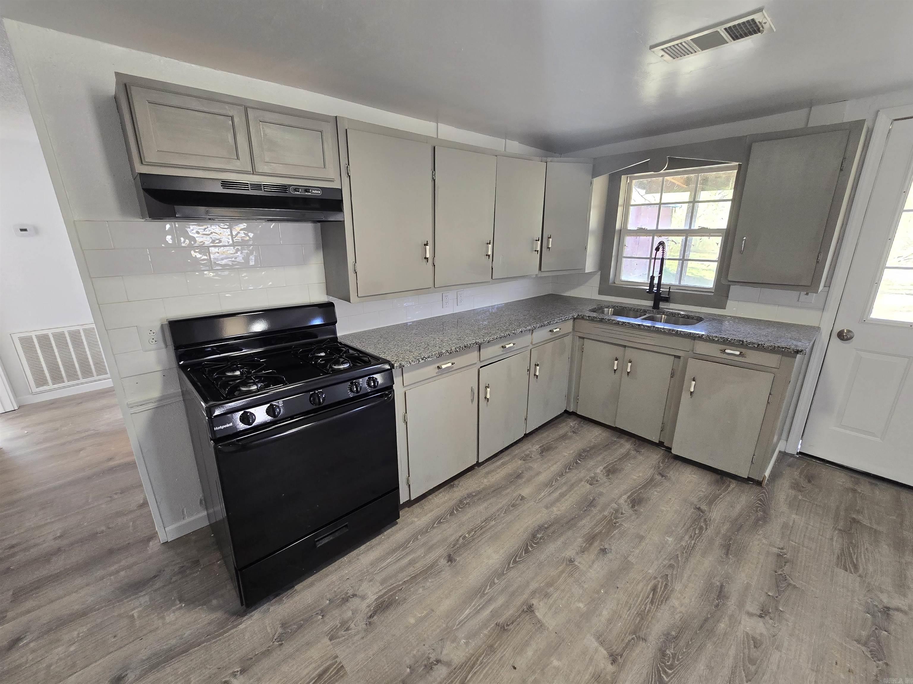 420 W Hillside  Benton, AR